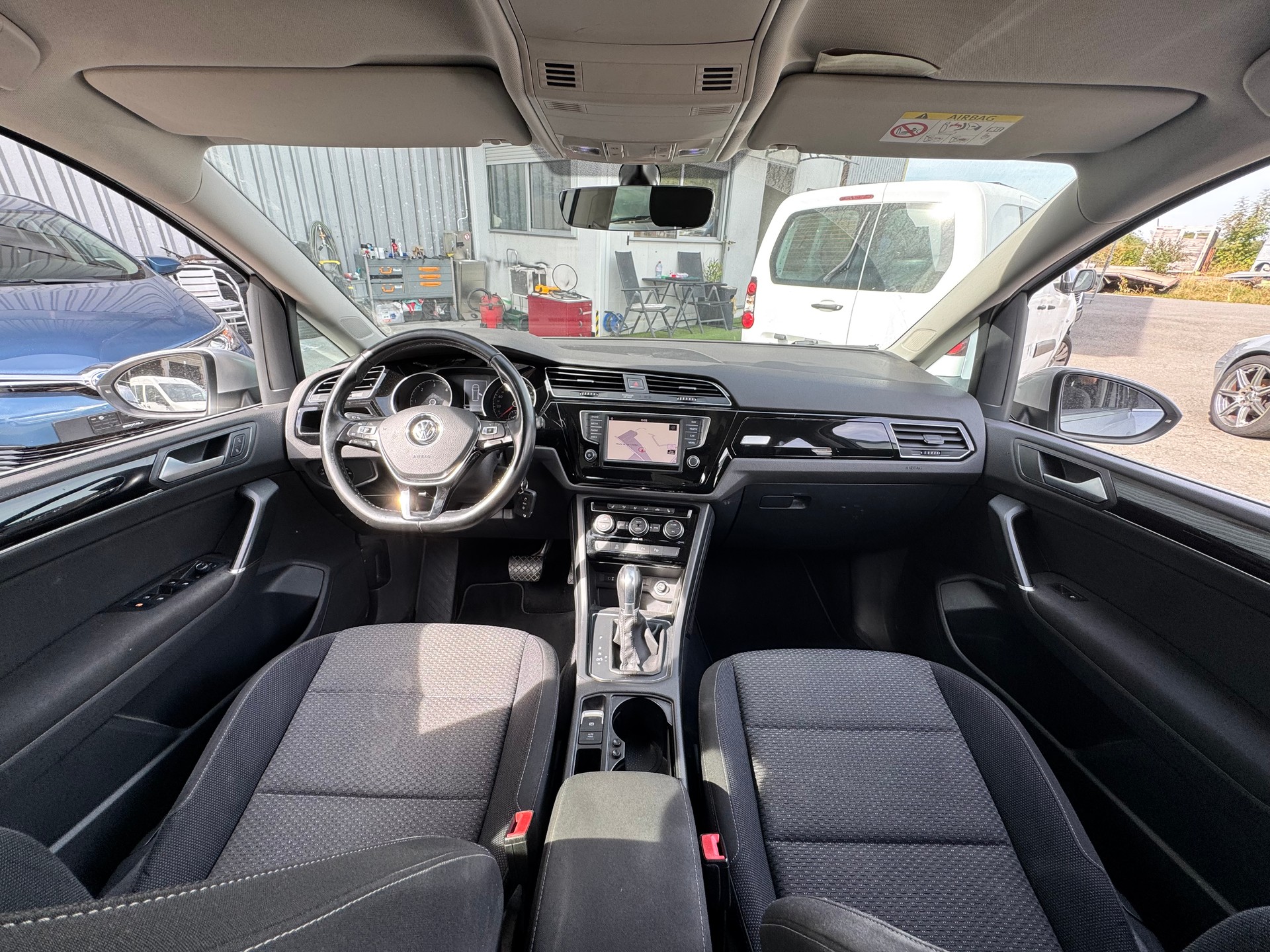 VW Touran 2.0 TDI BlueMotion Technology Highline DSG-image-12