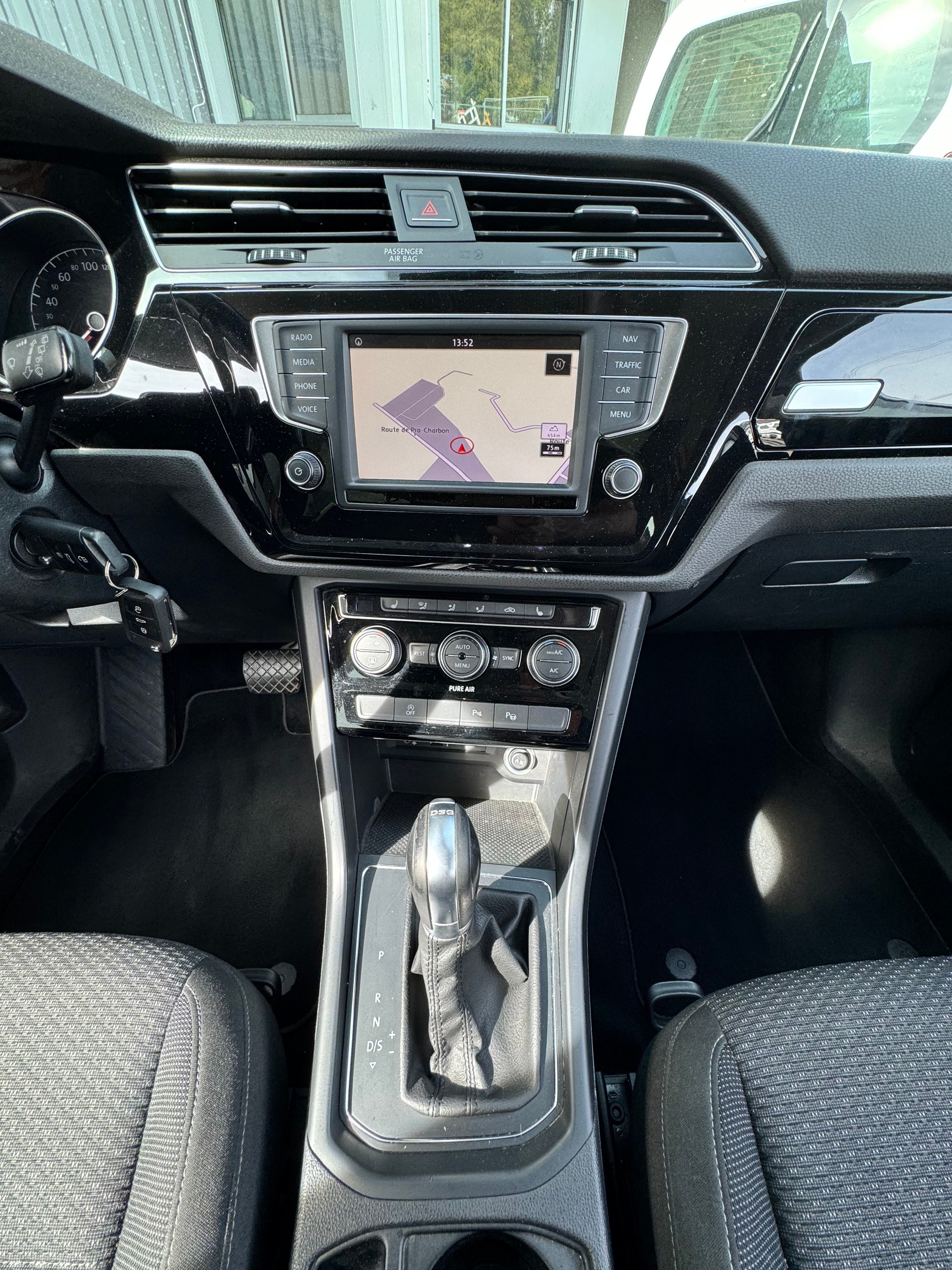 VW Touran 2.0 TDI BlueMotion Technology Highline DSG-image-9
