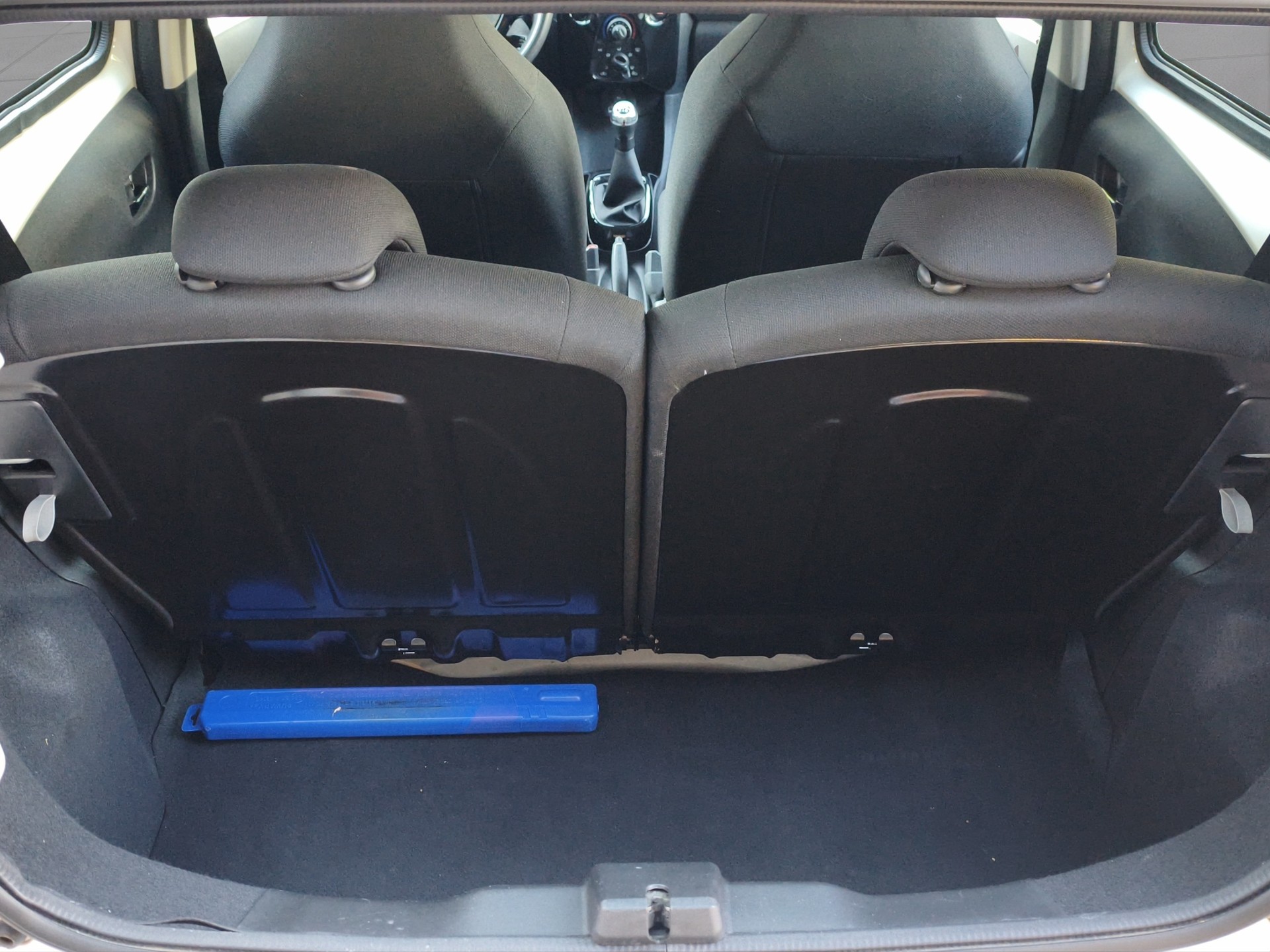 PEUGEOT 108 1.2 VTi Allure-image-16