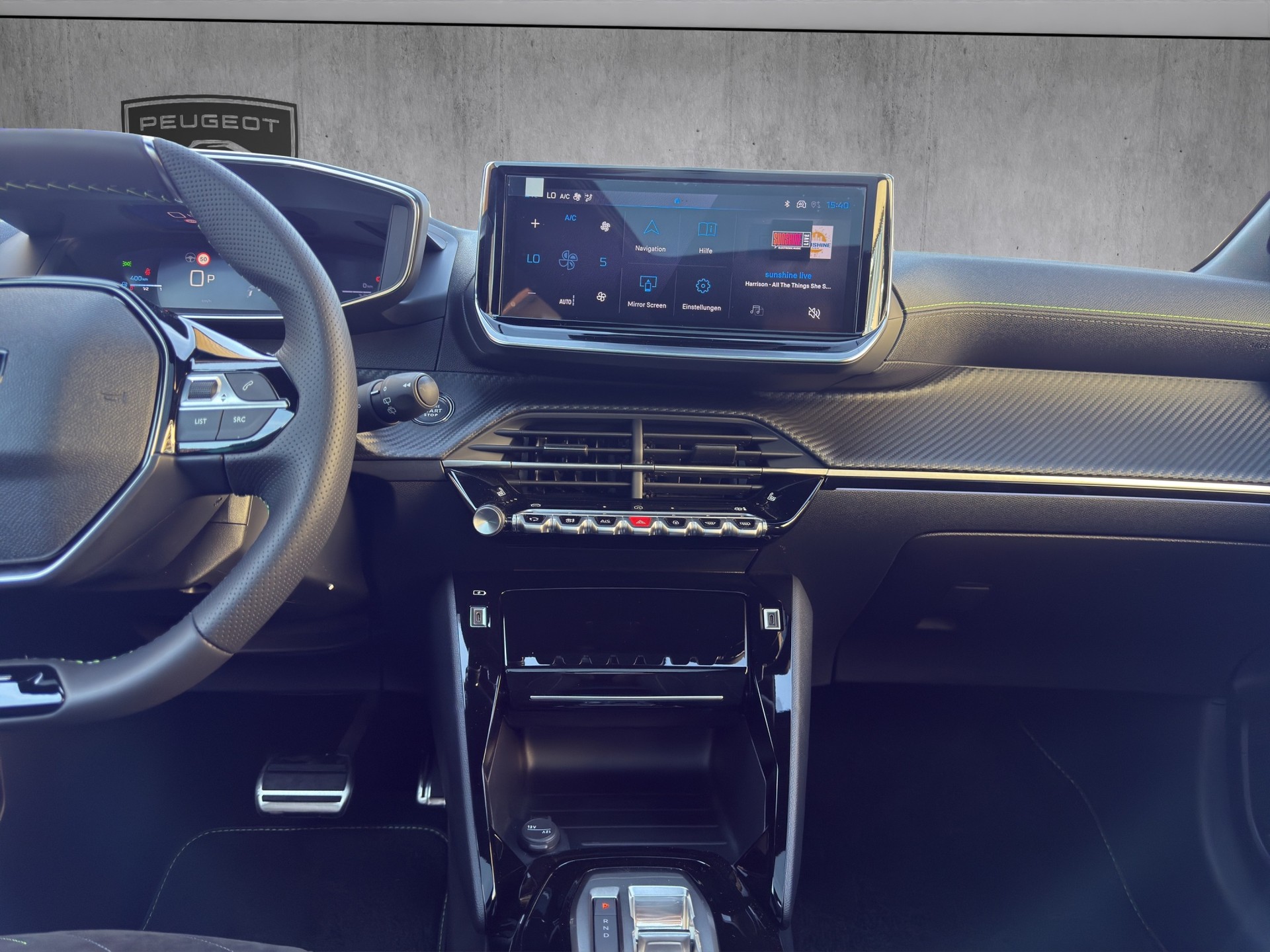 PEUGEOT 208 1.2 Hybrid 145 GT Exclusive-image-13
