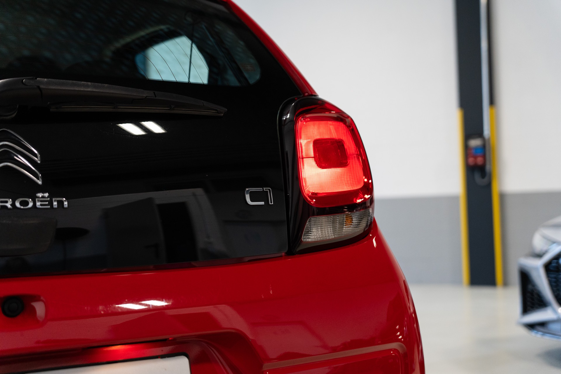 CITROEN C1 1.0 VTi Swiss Edition Stop&Start-image-5