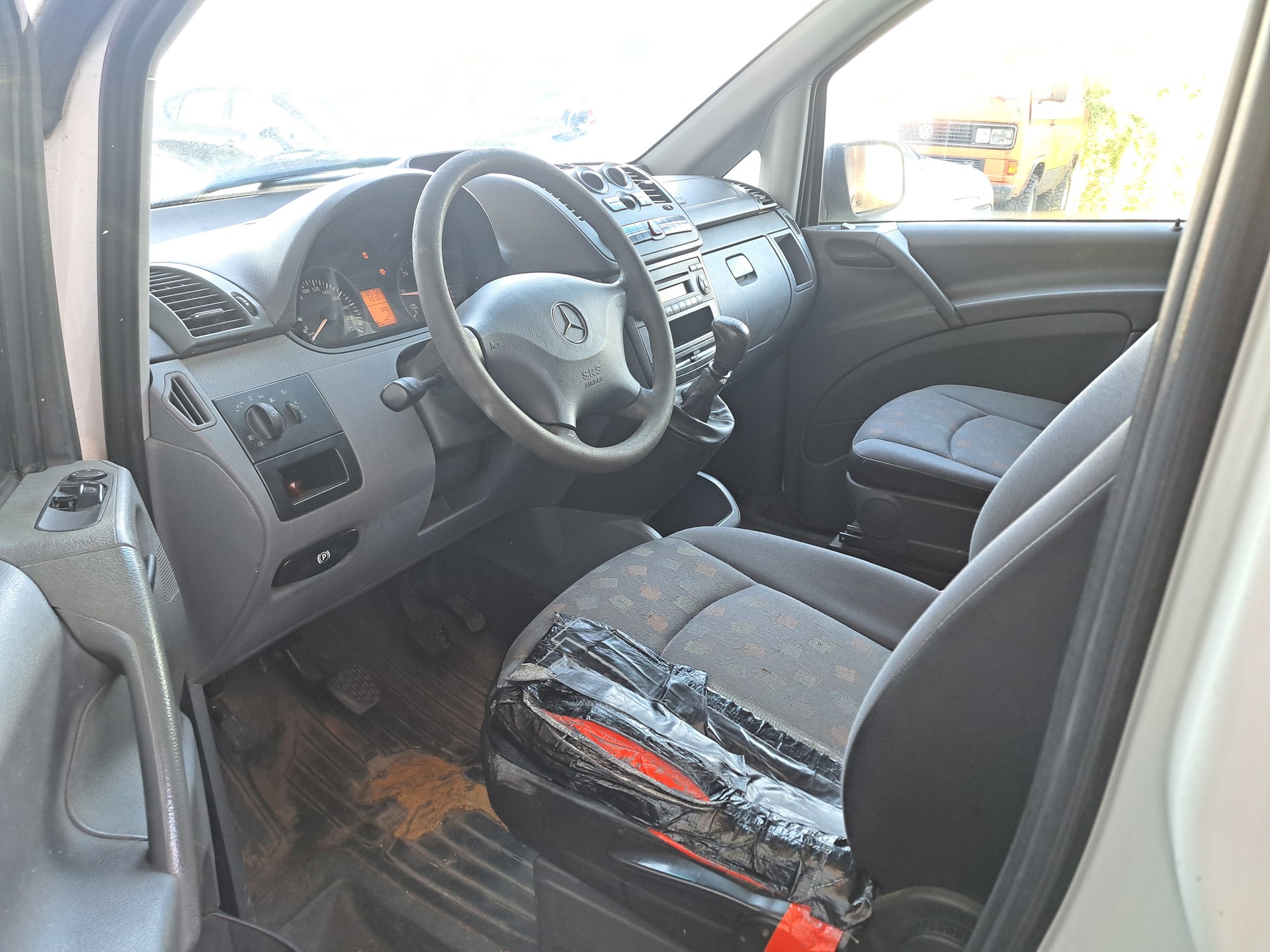 MERCEDES-BENZ Vito 111 CDI-image-4
