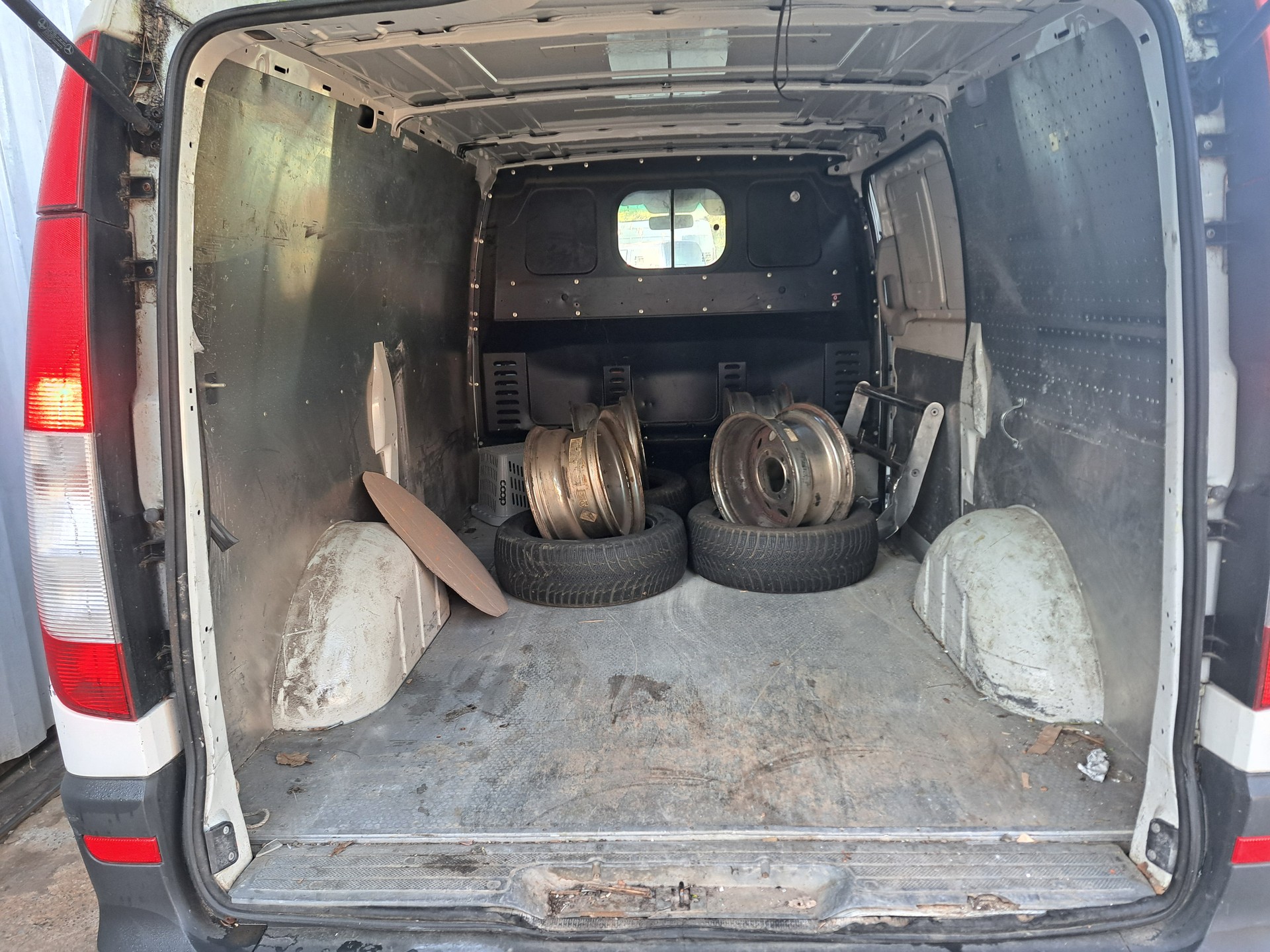 MERCEDES-BENZ Vito 111 CDI-image-3