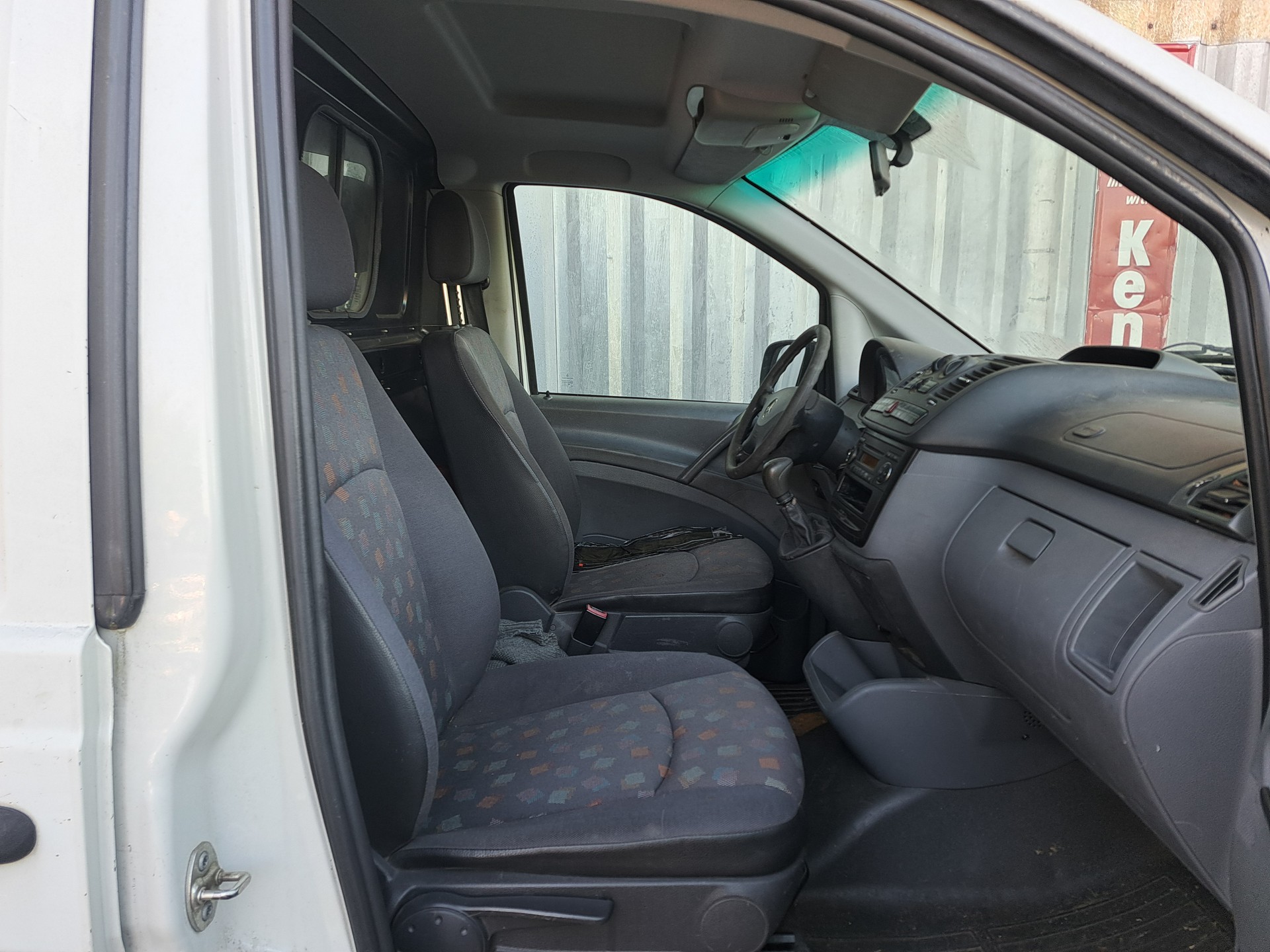 MERCEDES-BENZ Vito 111 CDI-image-2