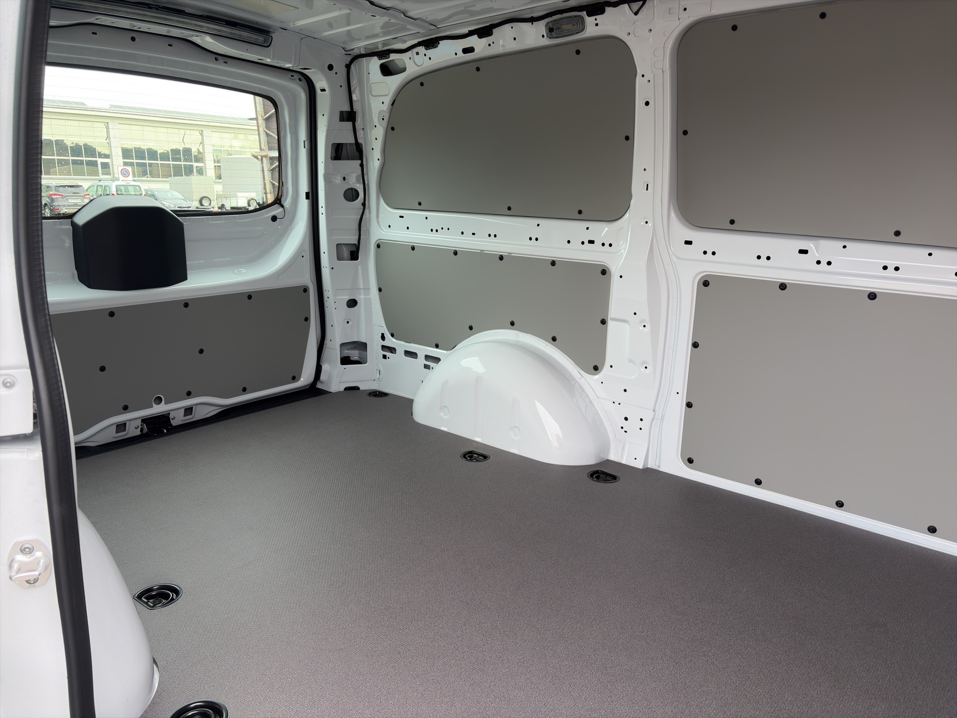 MERCEDES-BENZ Vito 114 KA PRO 3200mm L WORKER-image-11