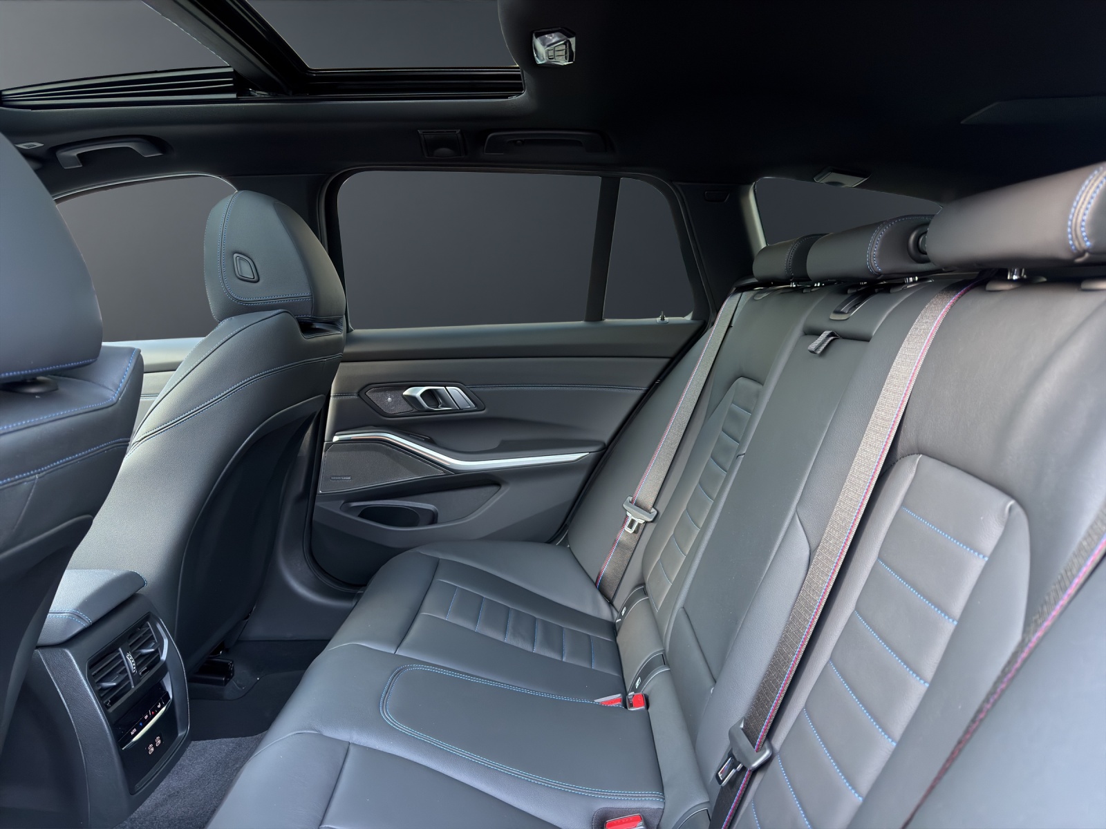 BMW M 340-image-11