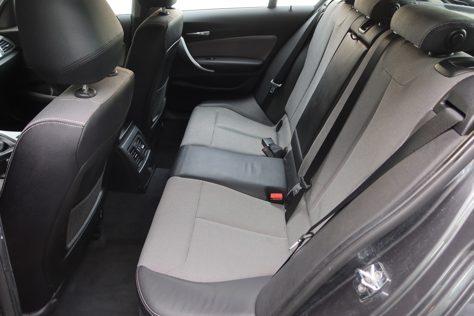 BMW 116i Urban Line-image-11