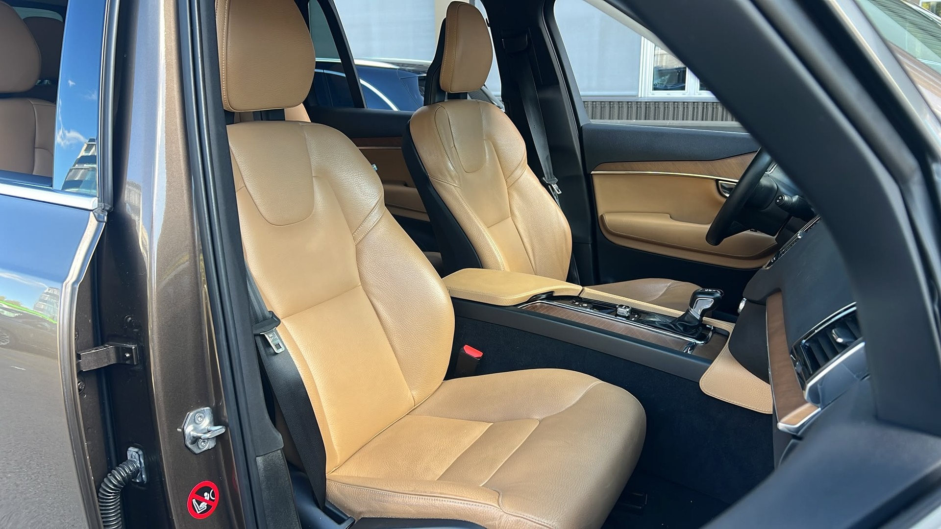 VOLVO XC90 D5 AWD Momentum Geartronic-image-10