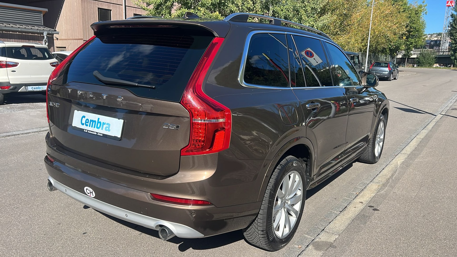 VOLVO XC90 D5 AWD Momentum Geartronic-image-5