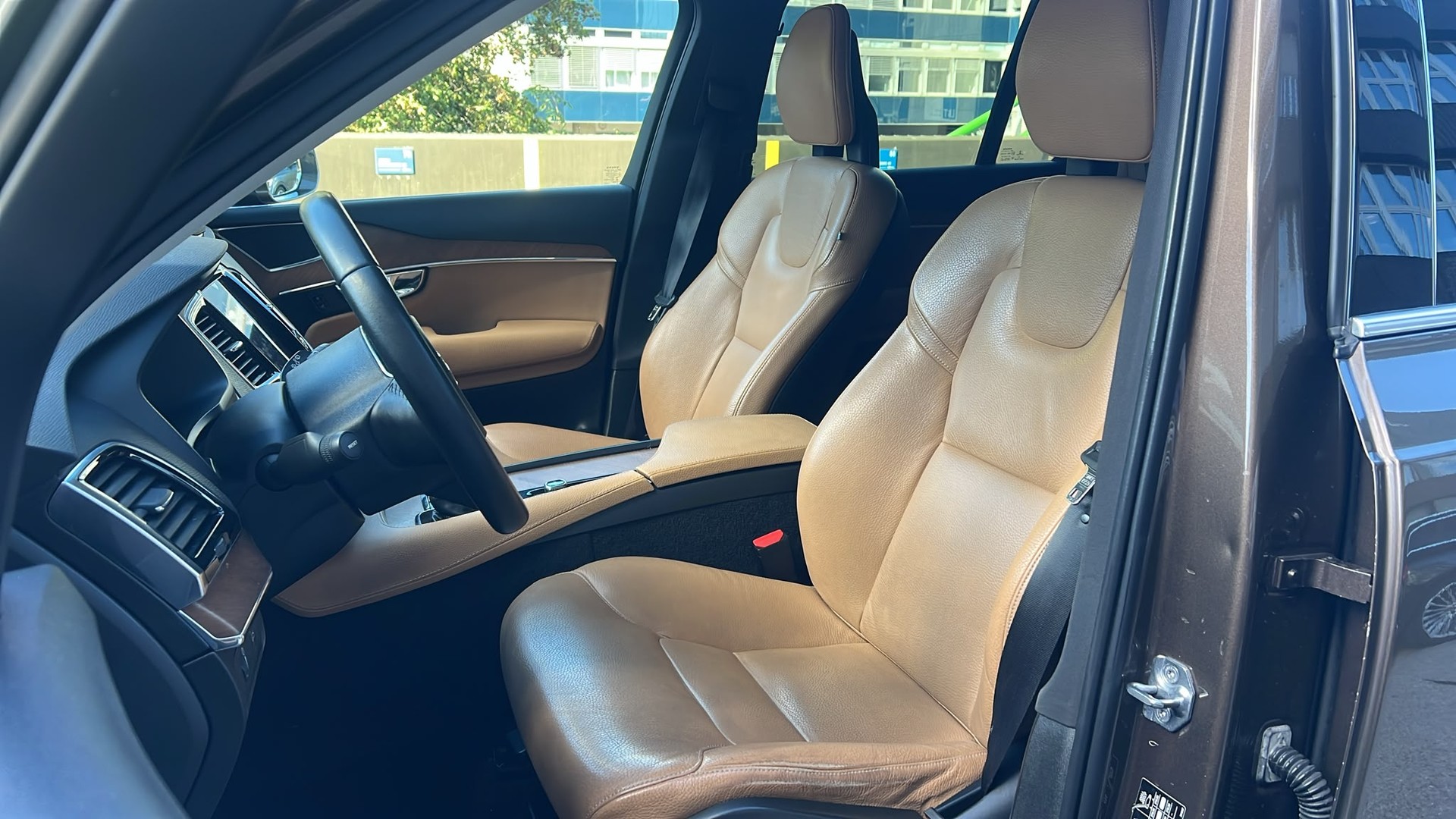 VOLVO XC90 D5 AWD Momentum Geartronic-image-8