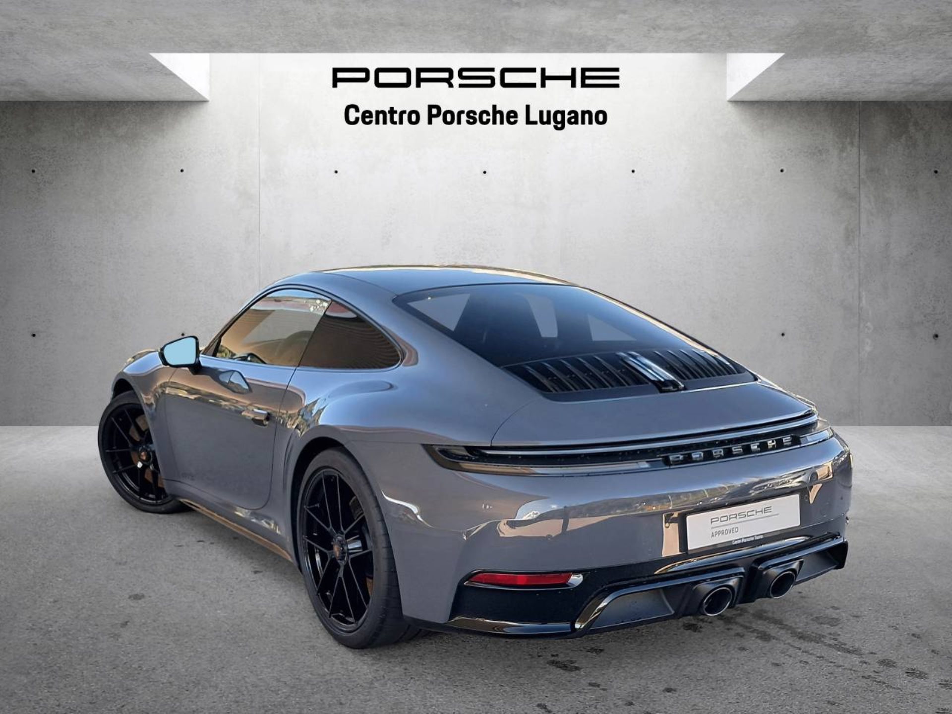 PORSCHE 911 Carrera GTS-image-2