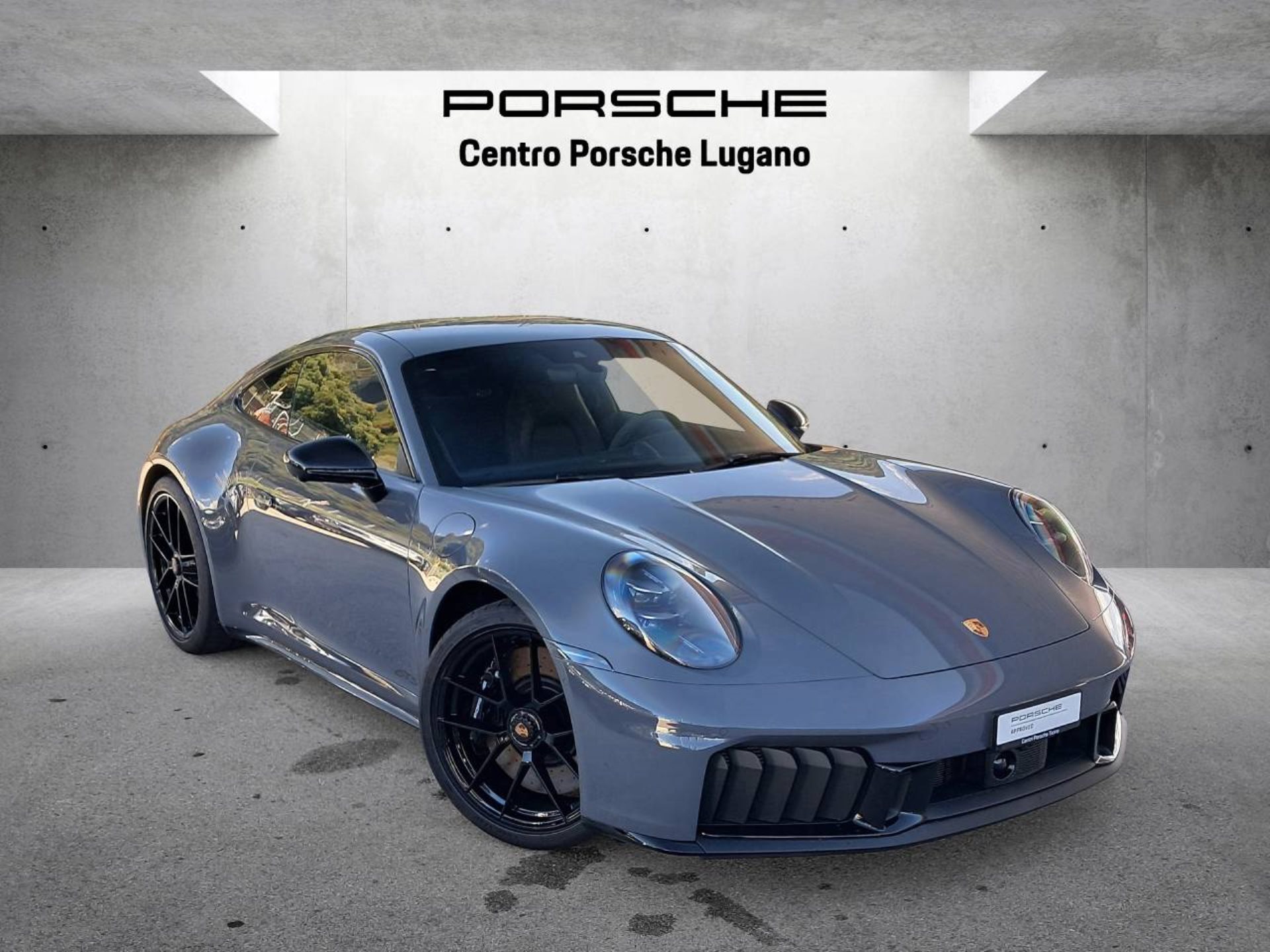 PORSCHE 911 Carrera GTS-image-0