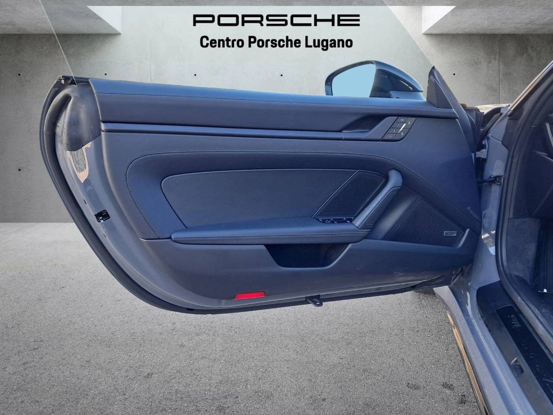 PORSCHE 911 Carrera GTS-image-24