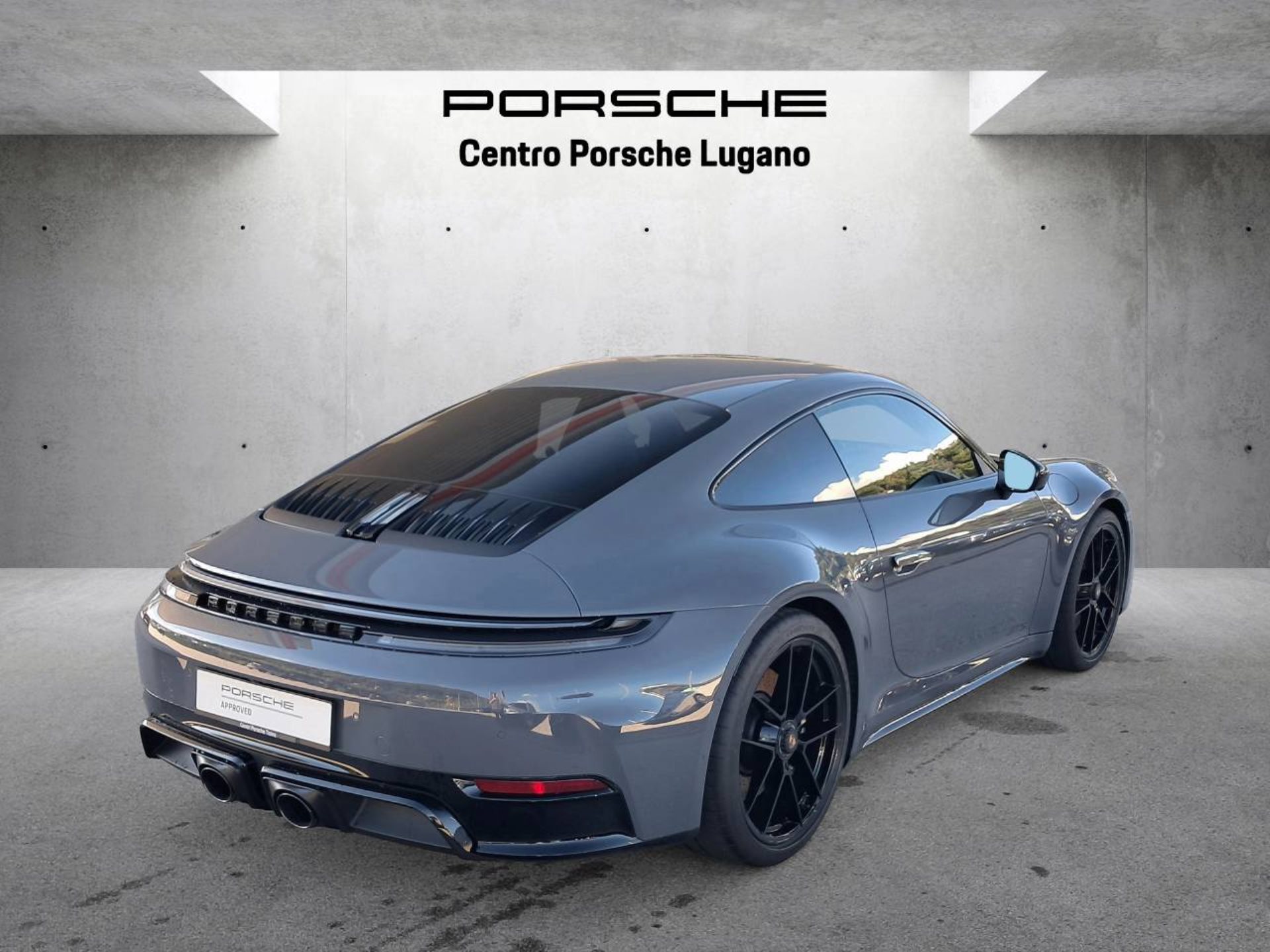 PORSCHE 911 Carrera GTS-image-7
