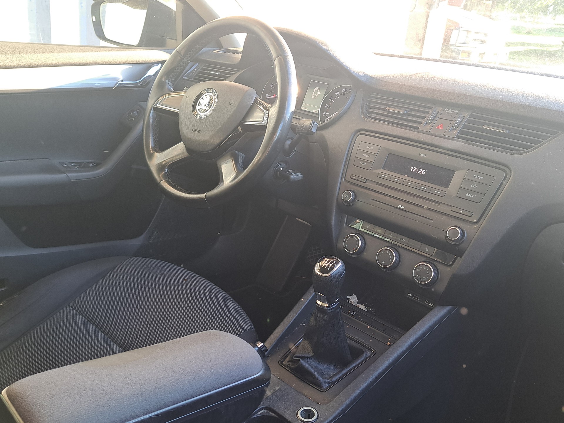 SKODA Octavia Combi 1.4 TSI Elegance-image-5
