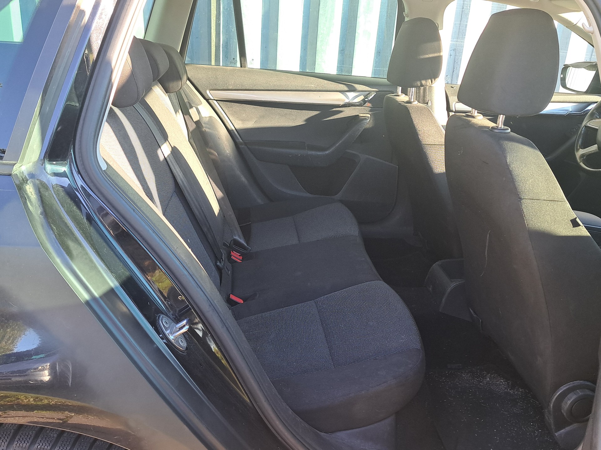 SKODA Octavia Combi 1.4 TSI Elegance-image-6