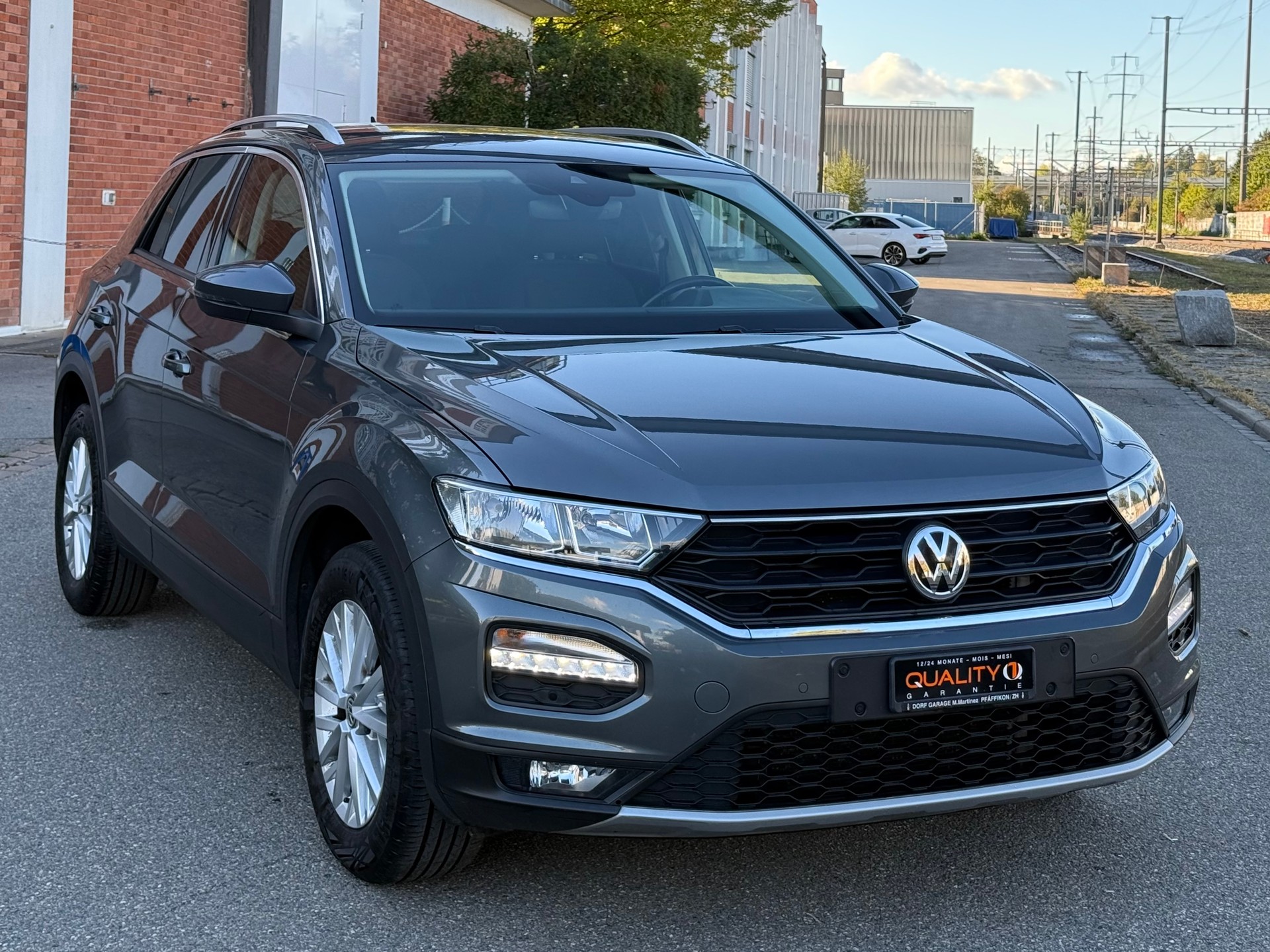 VW T-Roc 1.5 TSI EVO Advance DSG 4Motion-image-1