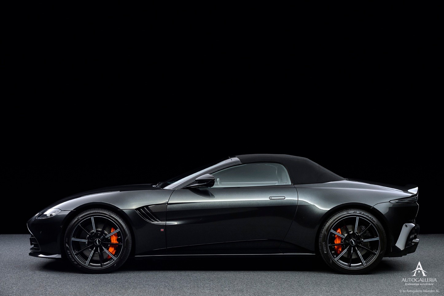 ASTON MARTIN V8 Vantage 4.0 Roadster-image-3