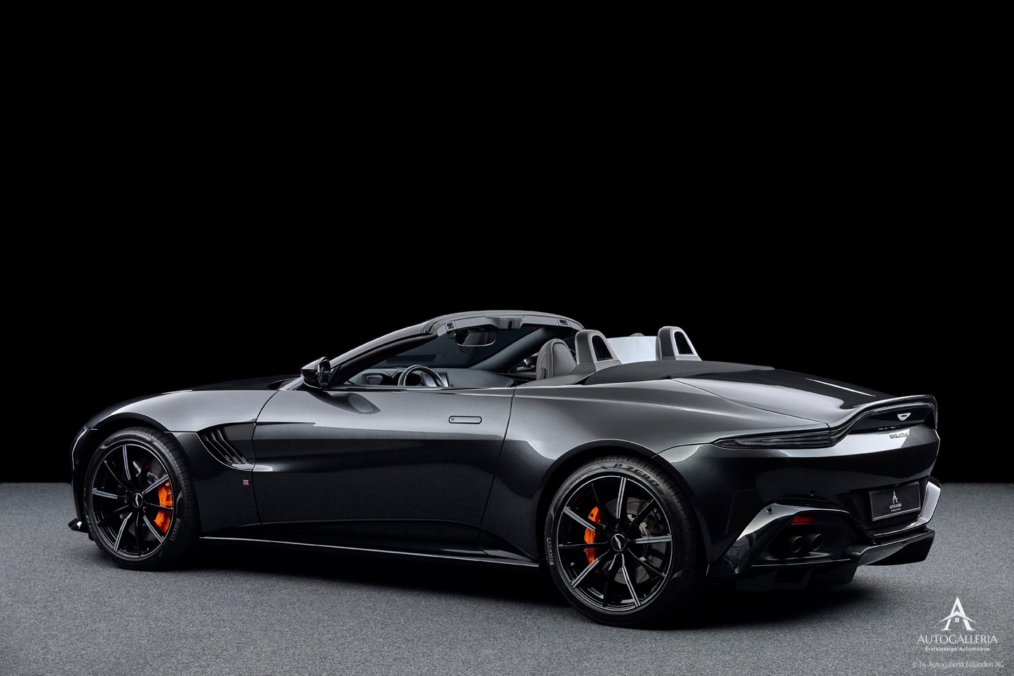ASTON MARTIN V8 Vantage 4.0 Roadster-image-4