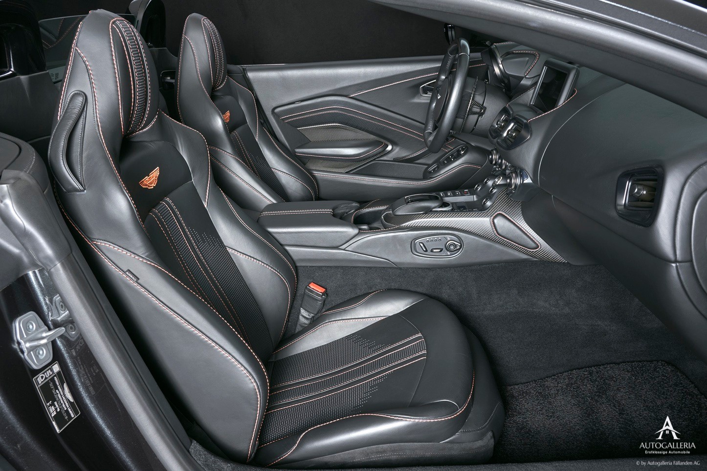 ASTON MARTIN V8 Vantage 4.0 Roadster-image-10