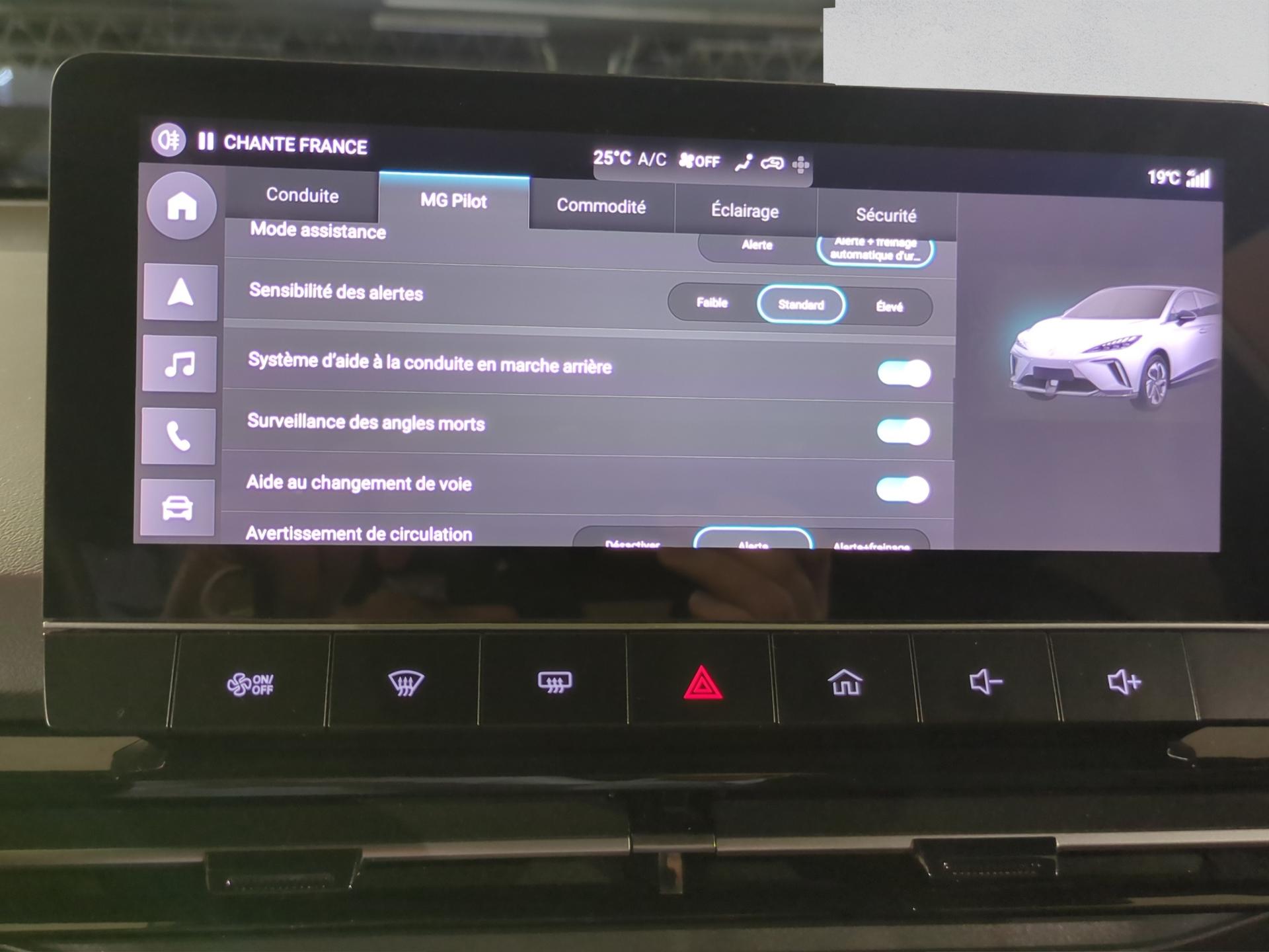MG 4 EV 64kWh Luxury-image-28