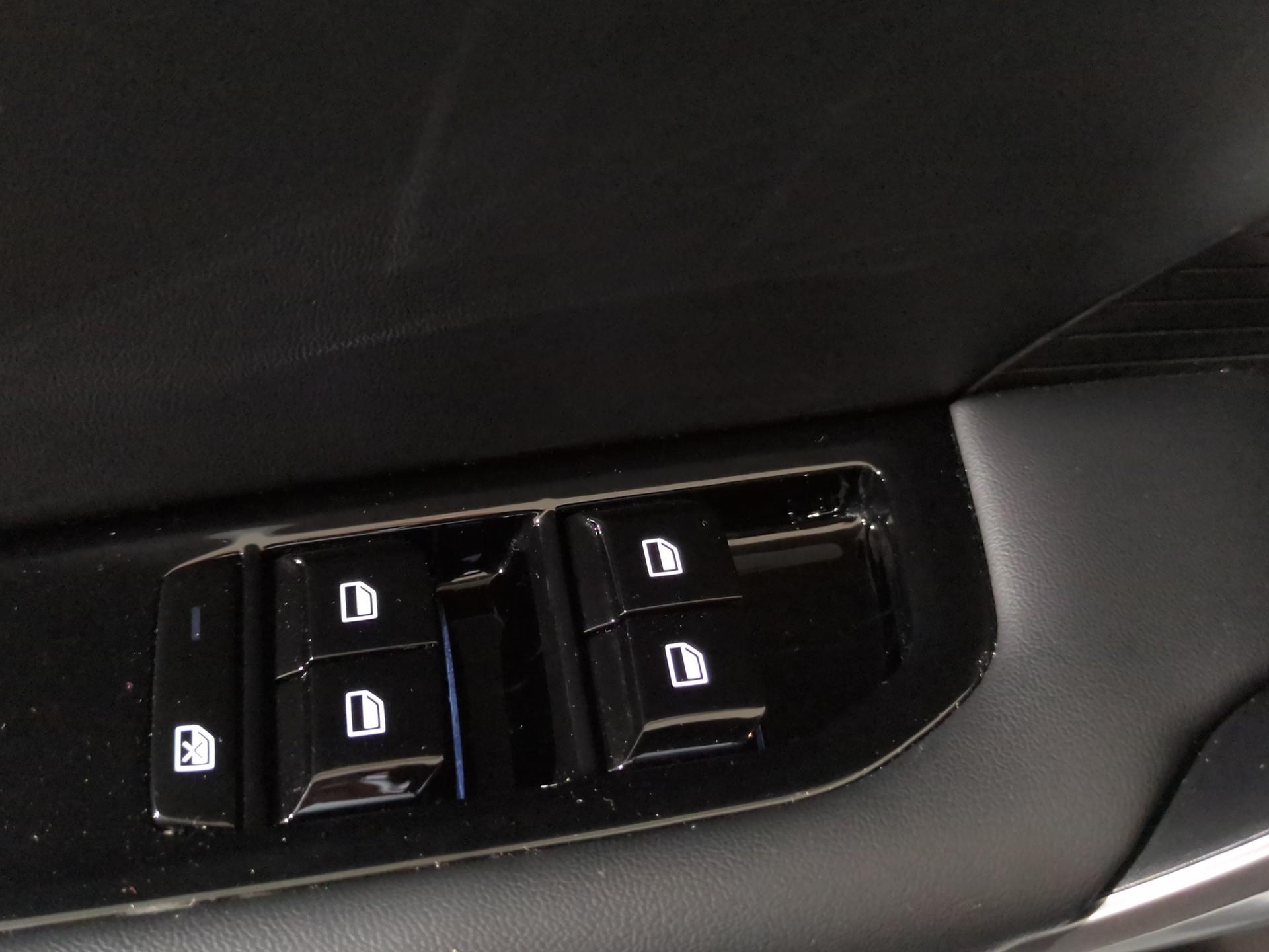 MG 4 EV 64kWh Luxury-image-25