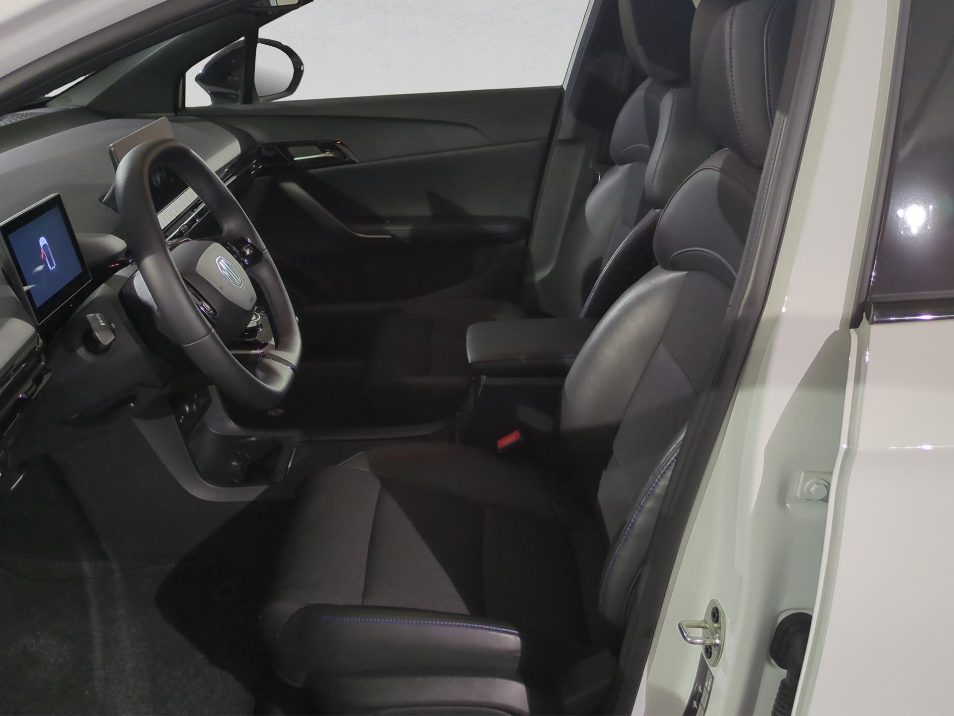 MG 4 EV 64kWh Luxury-image-8