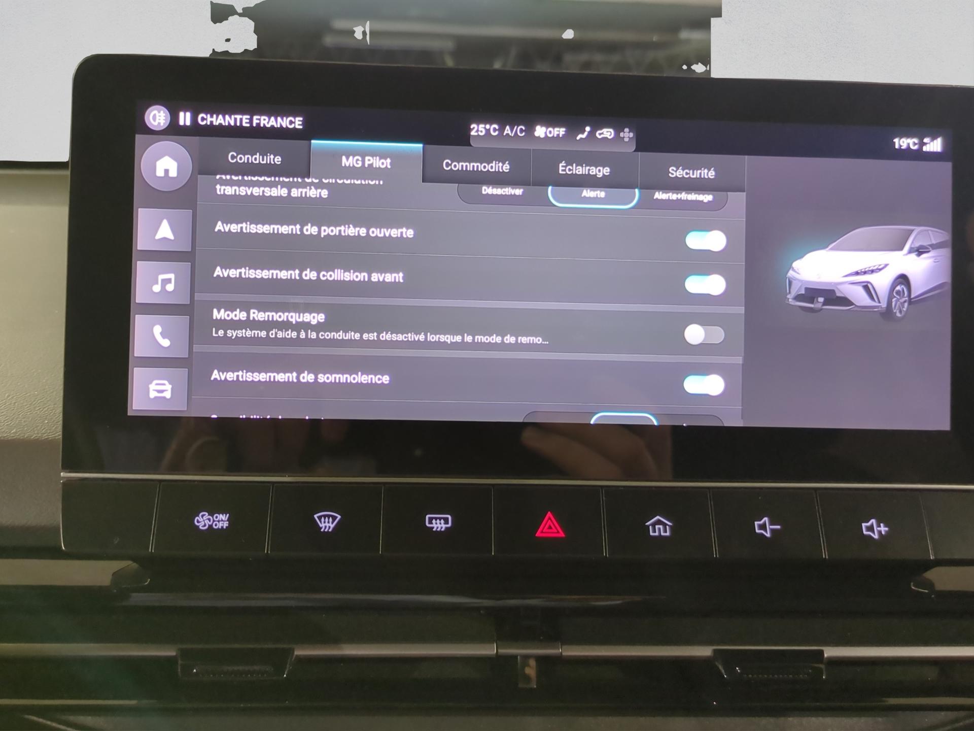 MG 4 EV 64kWh Luxury-image-30