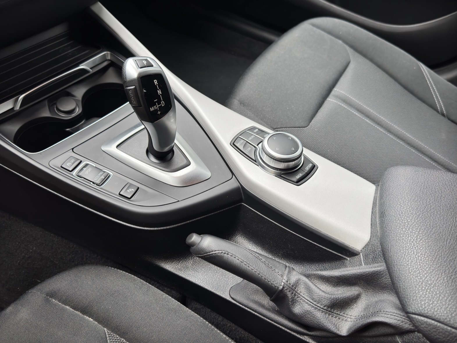BMW 118i Steptronic *Tempomat*DAB+ uvm.*-image-18