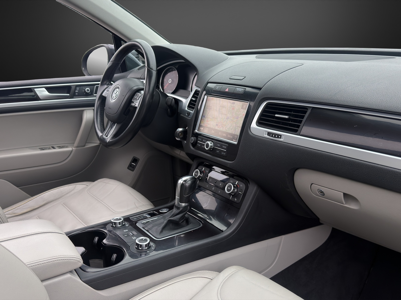 VW Touareg 4.2 V8 TDI Tiptronic mit 340 PS-image-9