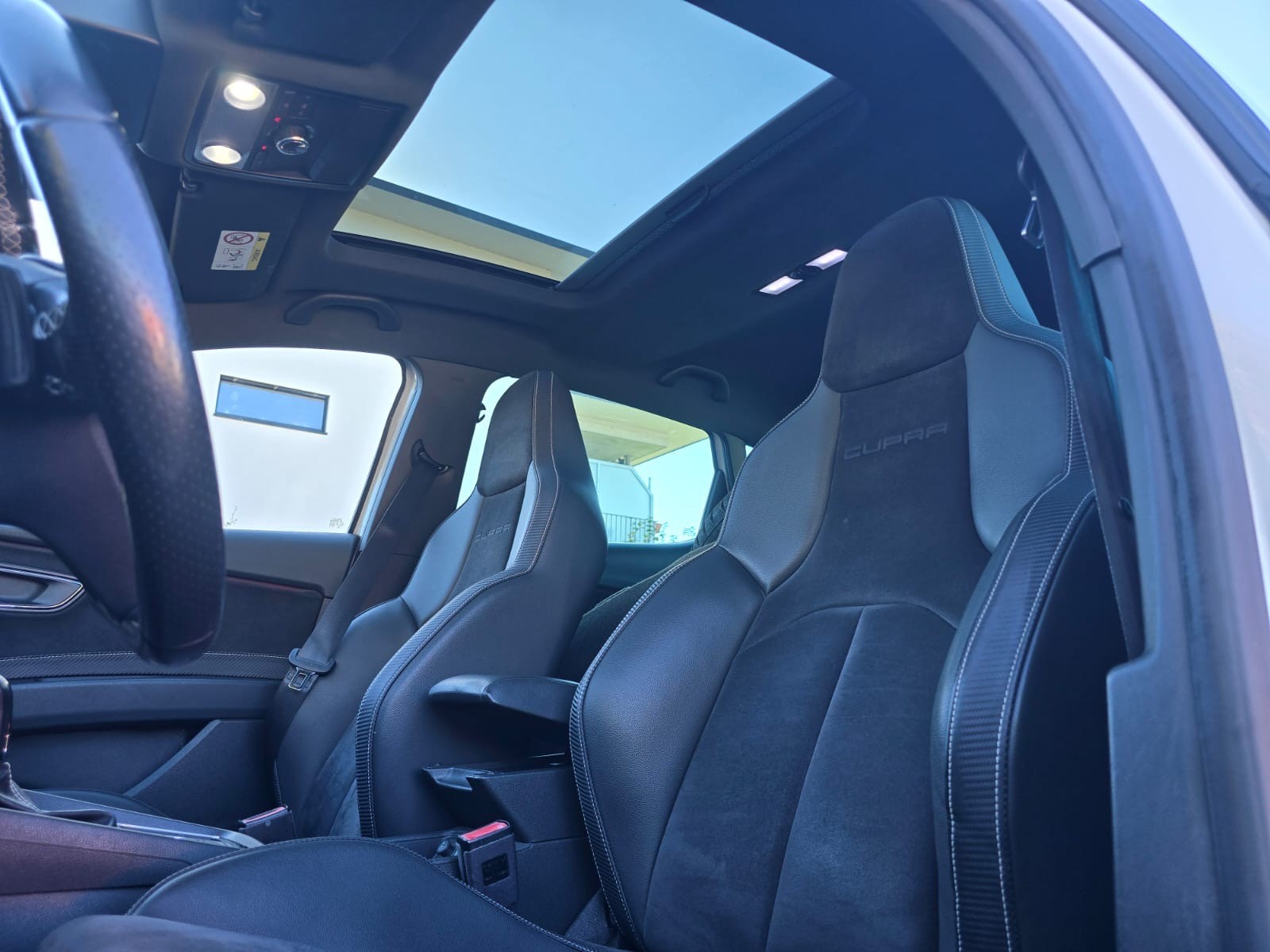SEAT Leon 2.0 TSI Cupra 300 DSG-image-3