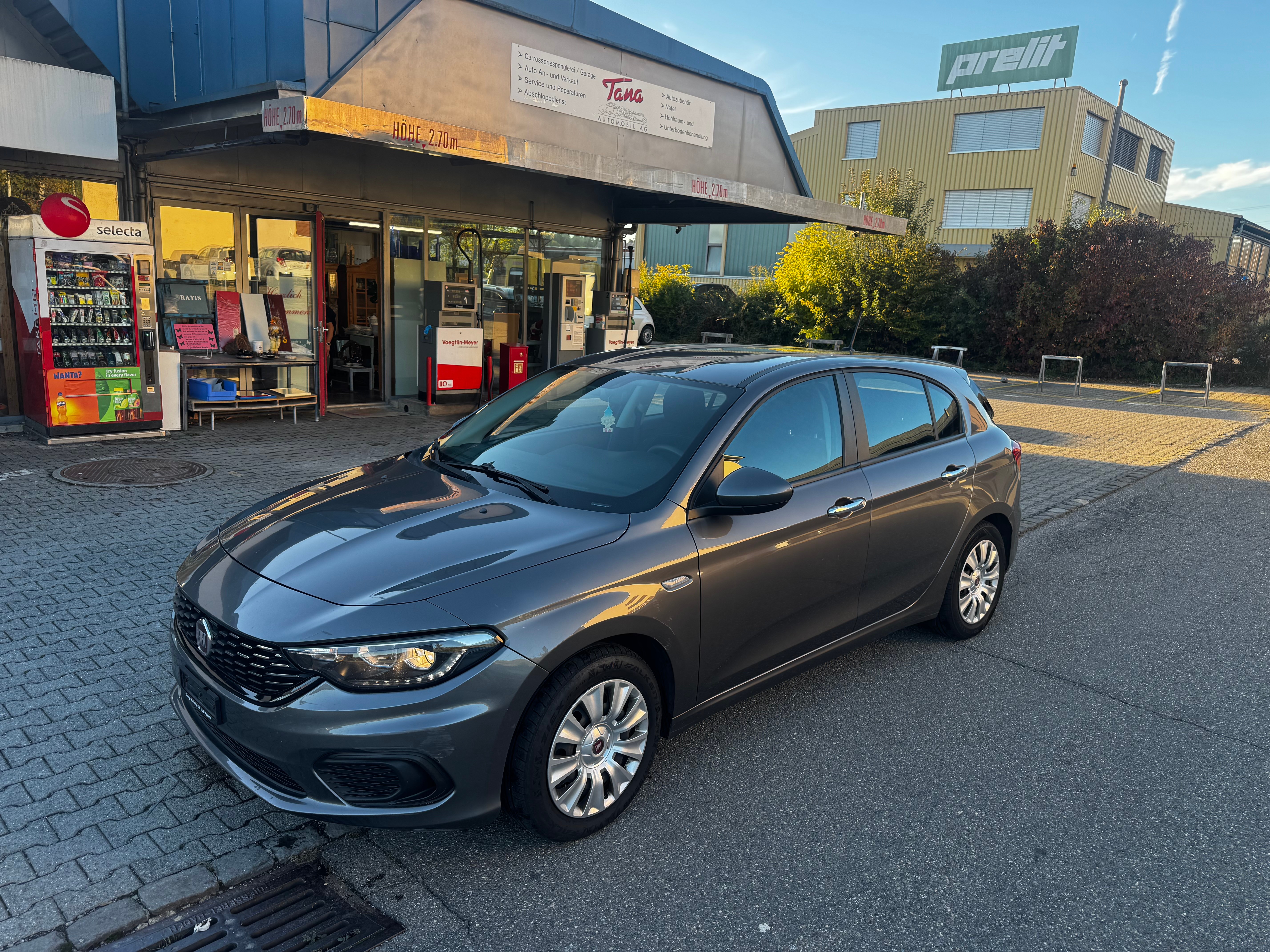 Car photo