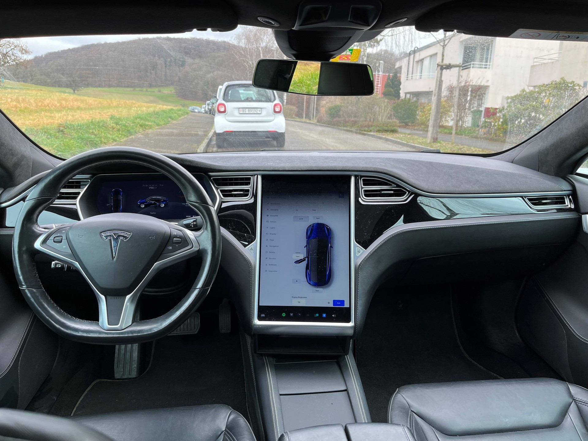 TESLA Model S 70 D-image-2