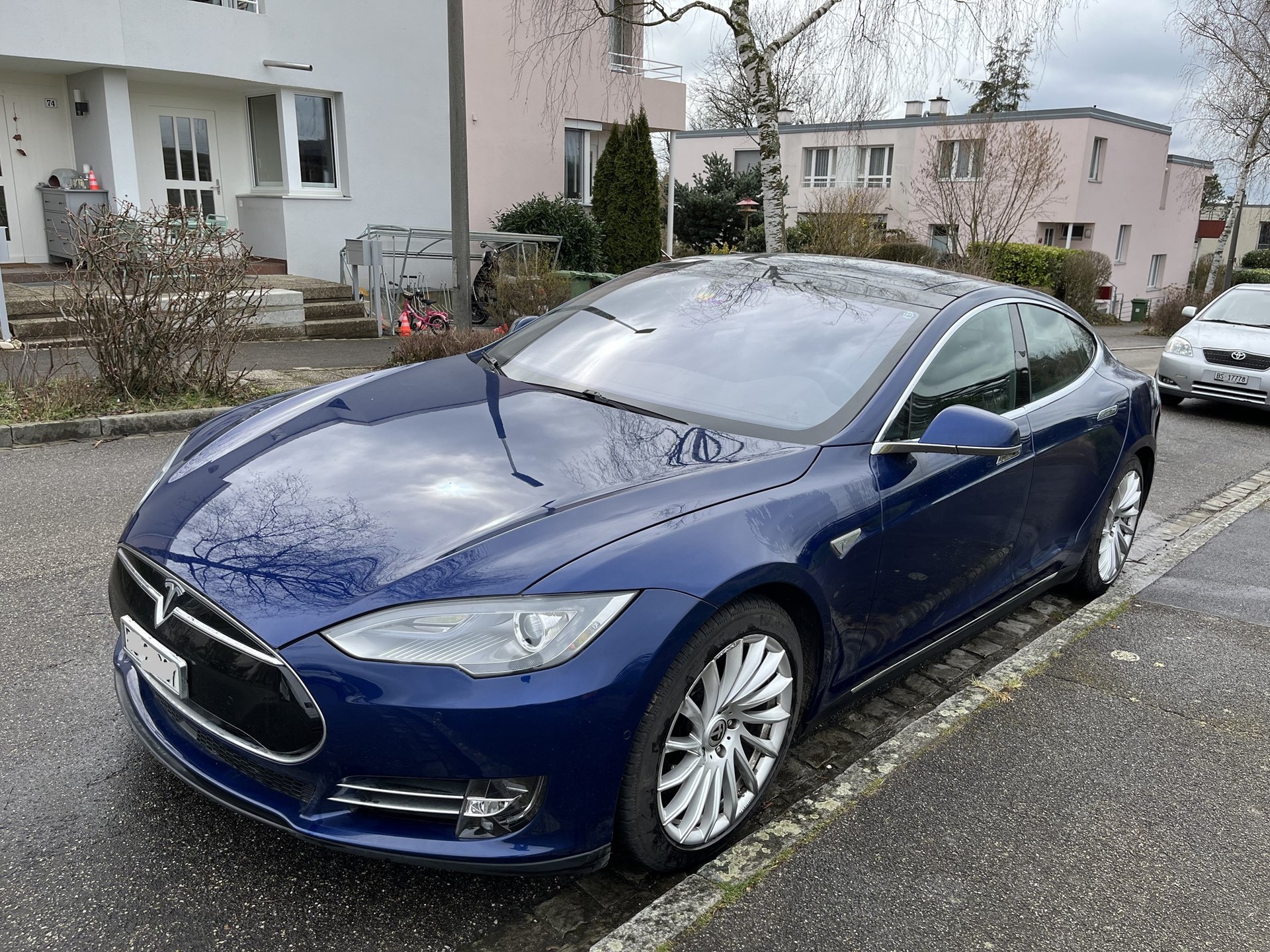 TESLA Model S 70 D-image-0