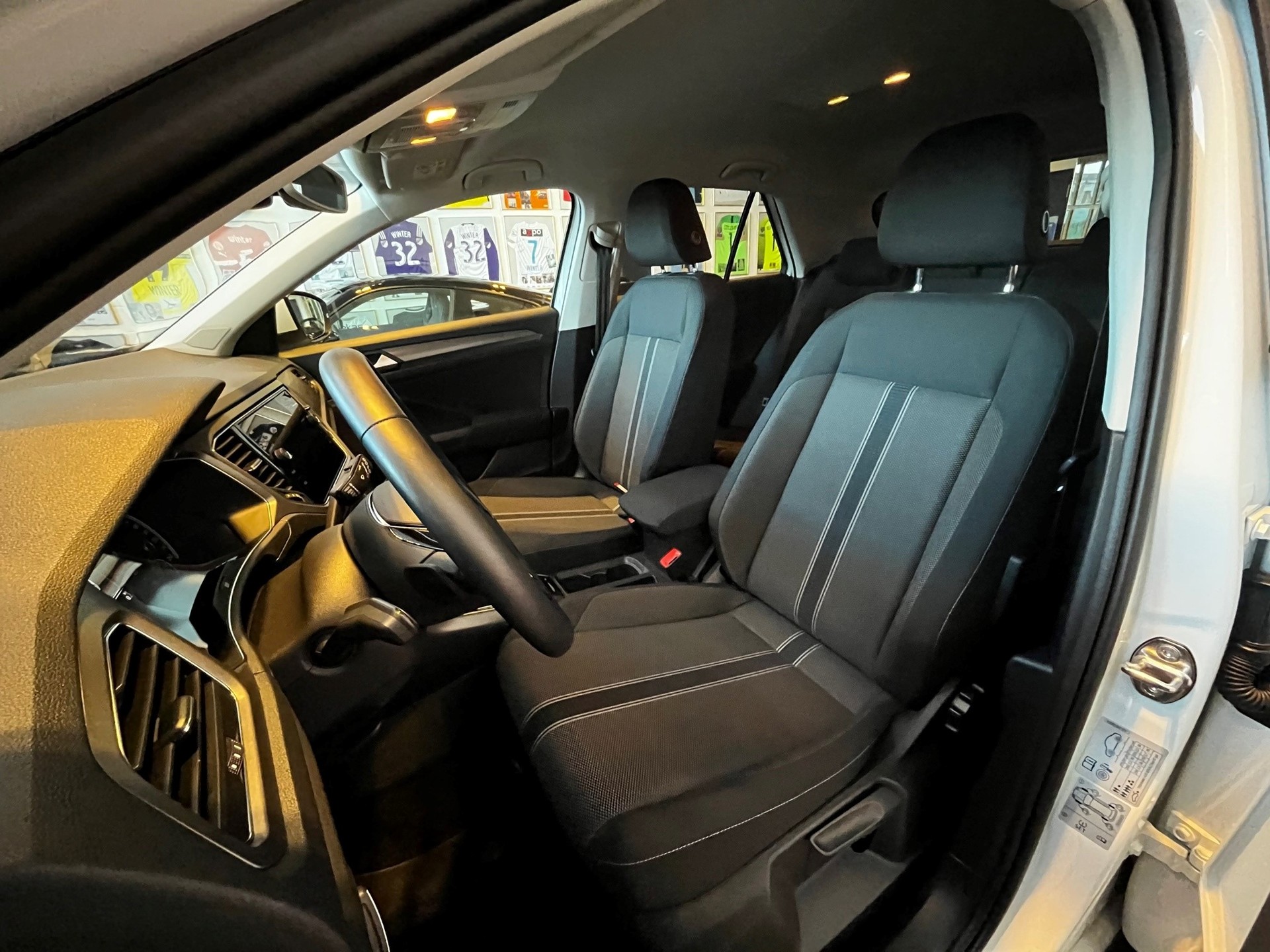 VW T-Roc 1.5 TSI EVO Advance DSG-image-12