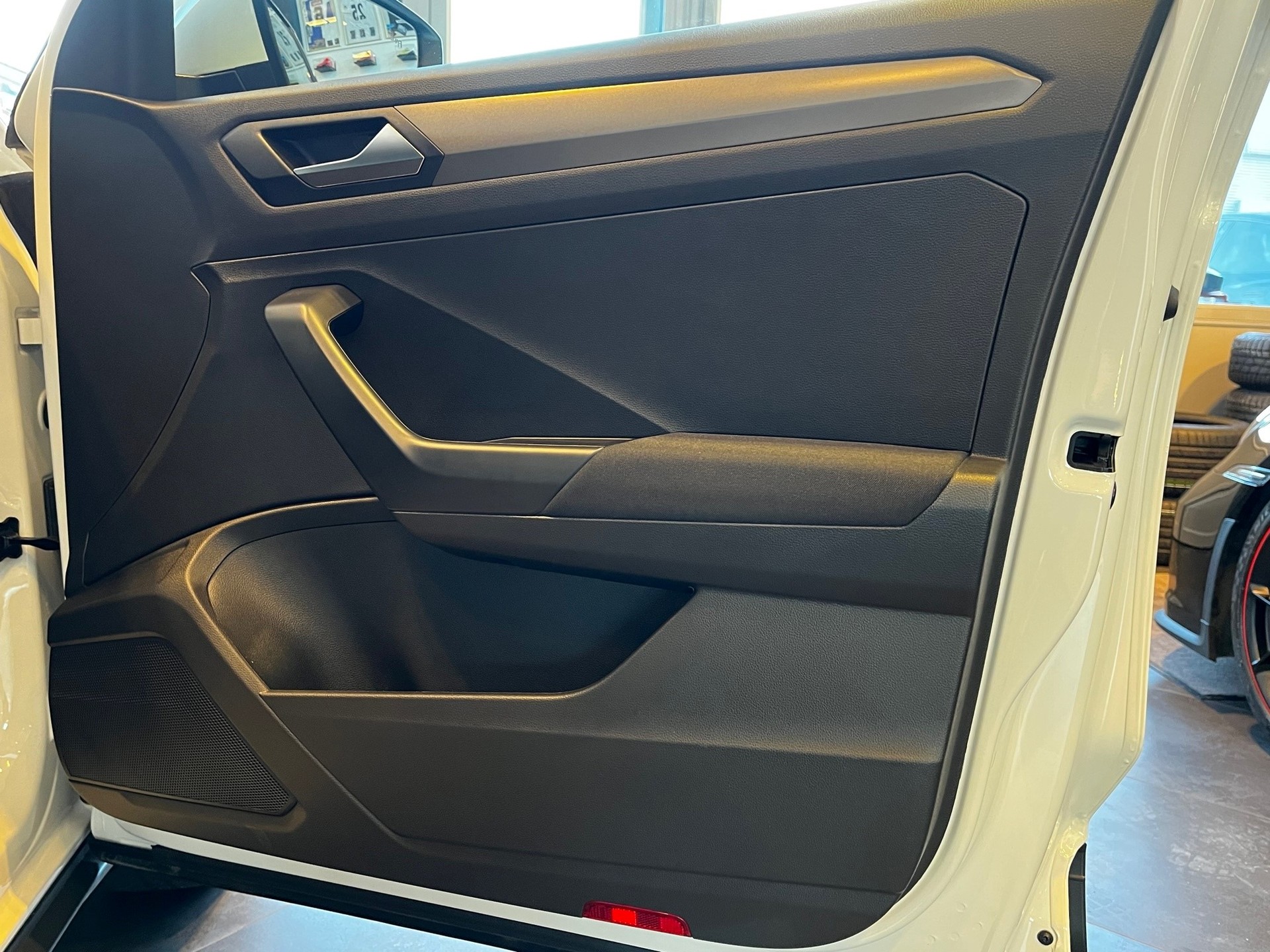 VW T-Roc 1.5 TSI EVO Advance DSG-image-22