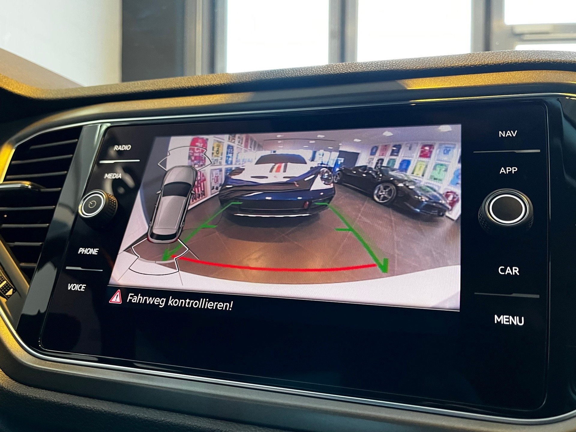 VW T-Roc 1.5 TSI EVO Advance DSG-image-17