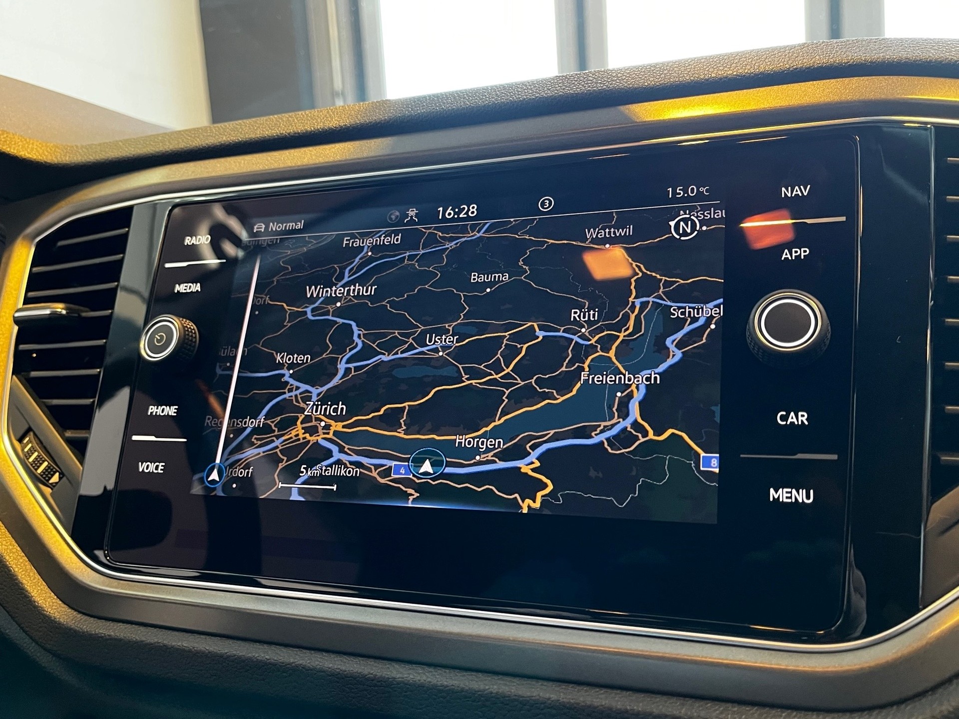 VW T-Roc 1.5 TSI EVO Advance DSG-image-18