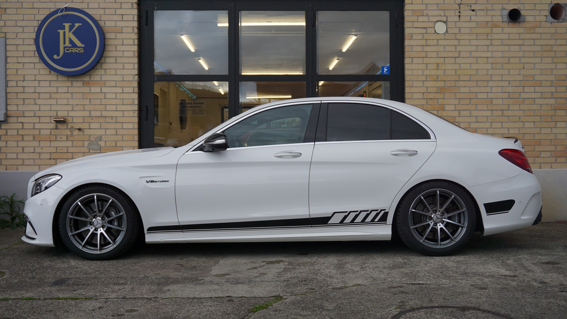 MERCEDES-BENZ C 63 AMG Speedshift-image-5