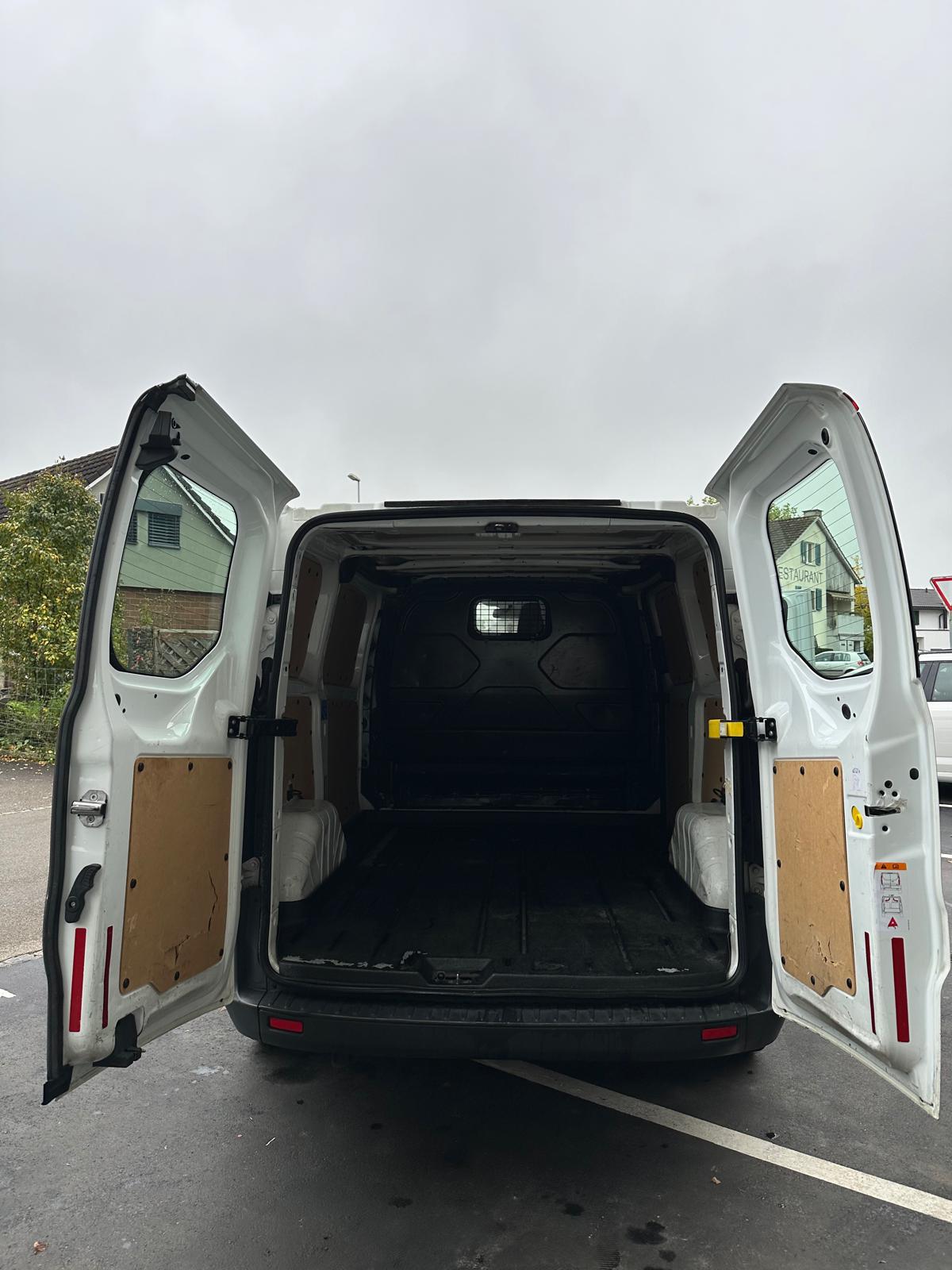 FORD Transit Custom Van 270 L1H1 Startup-image-9