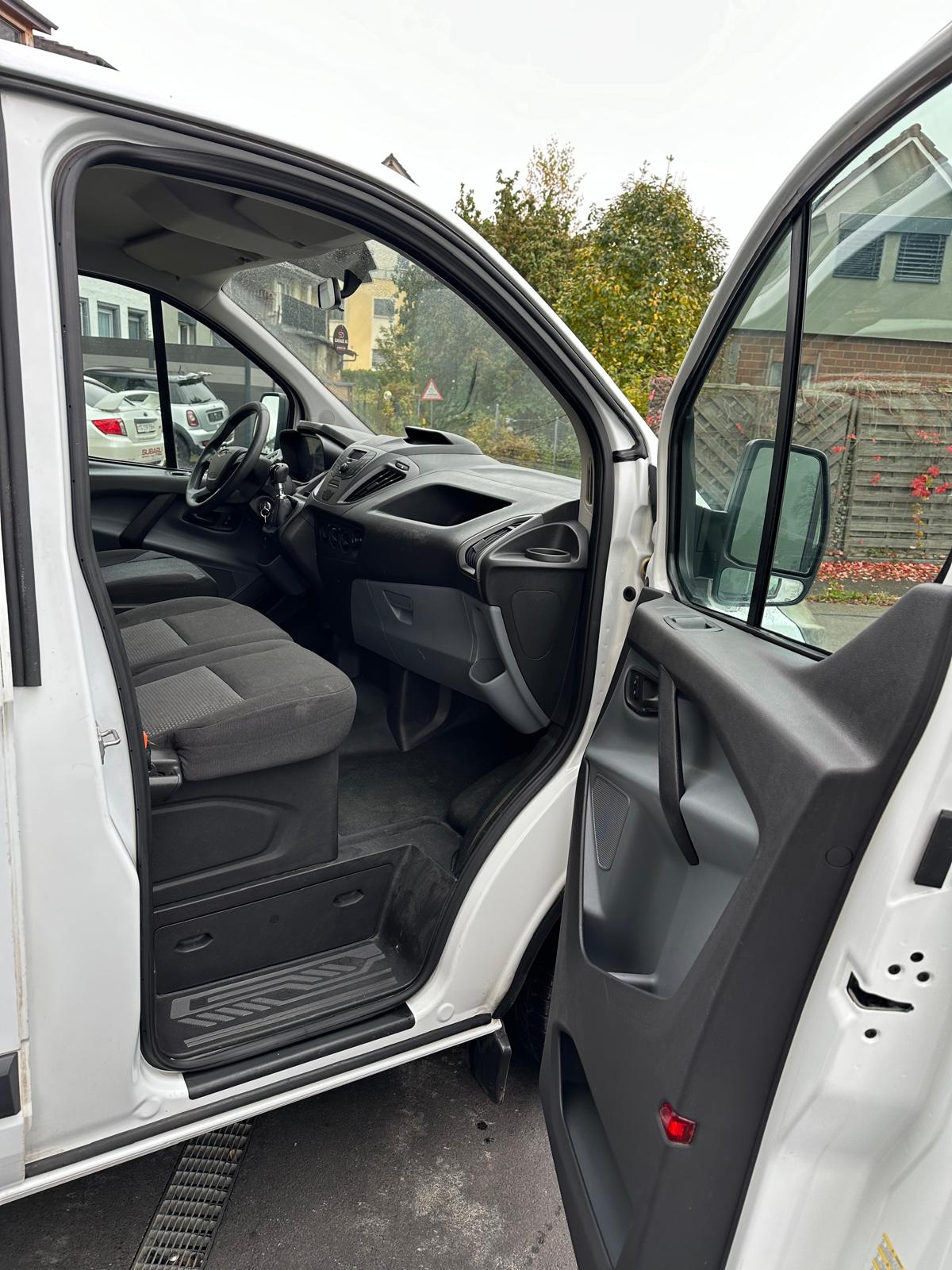 FORD Transit Custom Van 270 L1H1 Startup-image-7