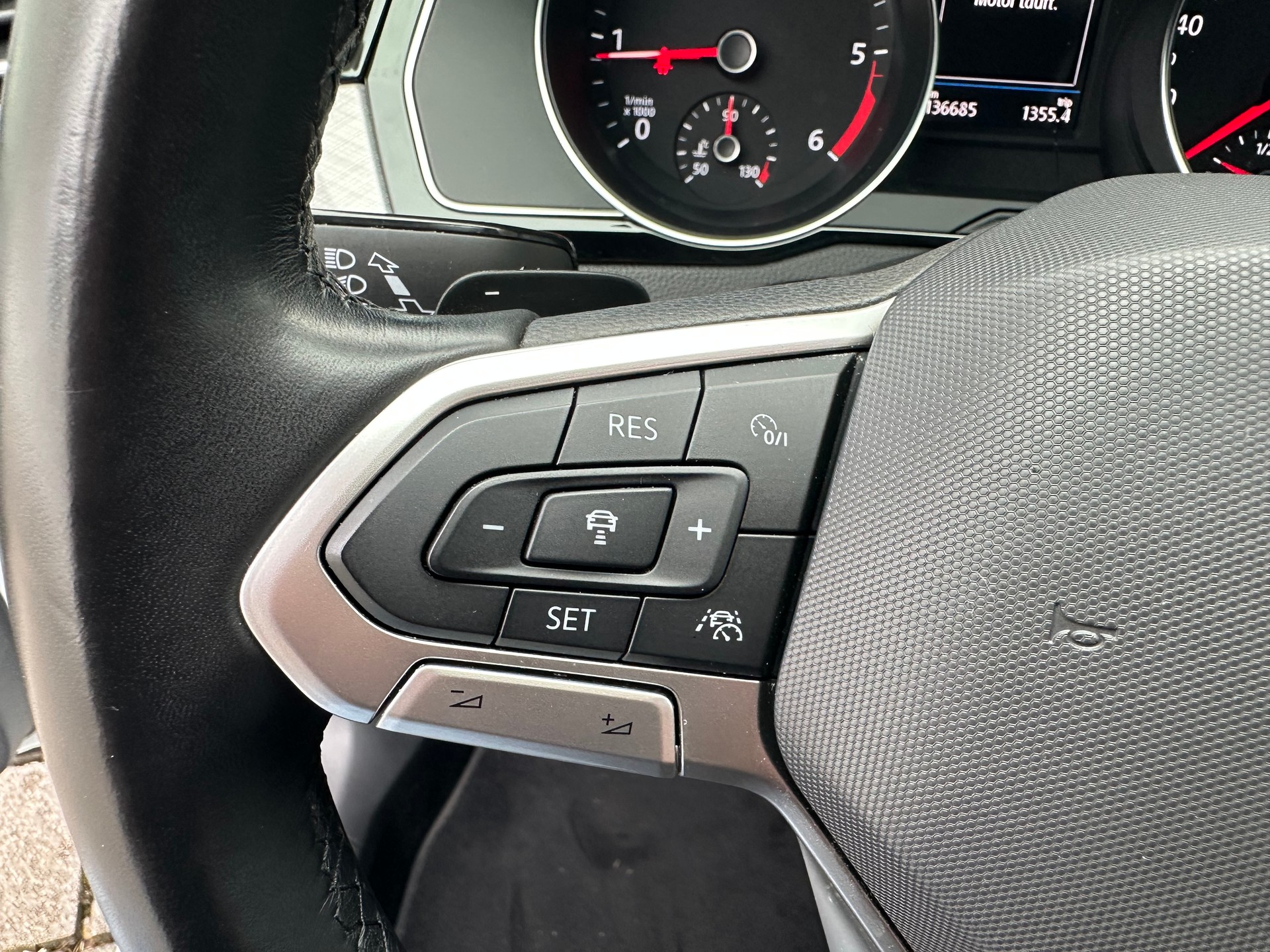 VW Passat 2.0 TDI BMT Business DSG-image-12