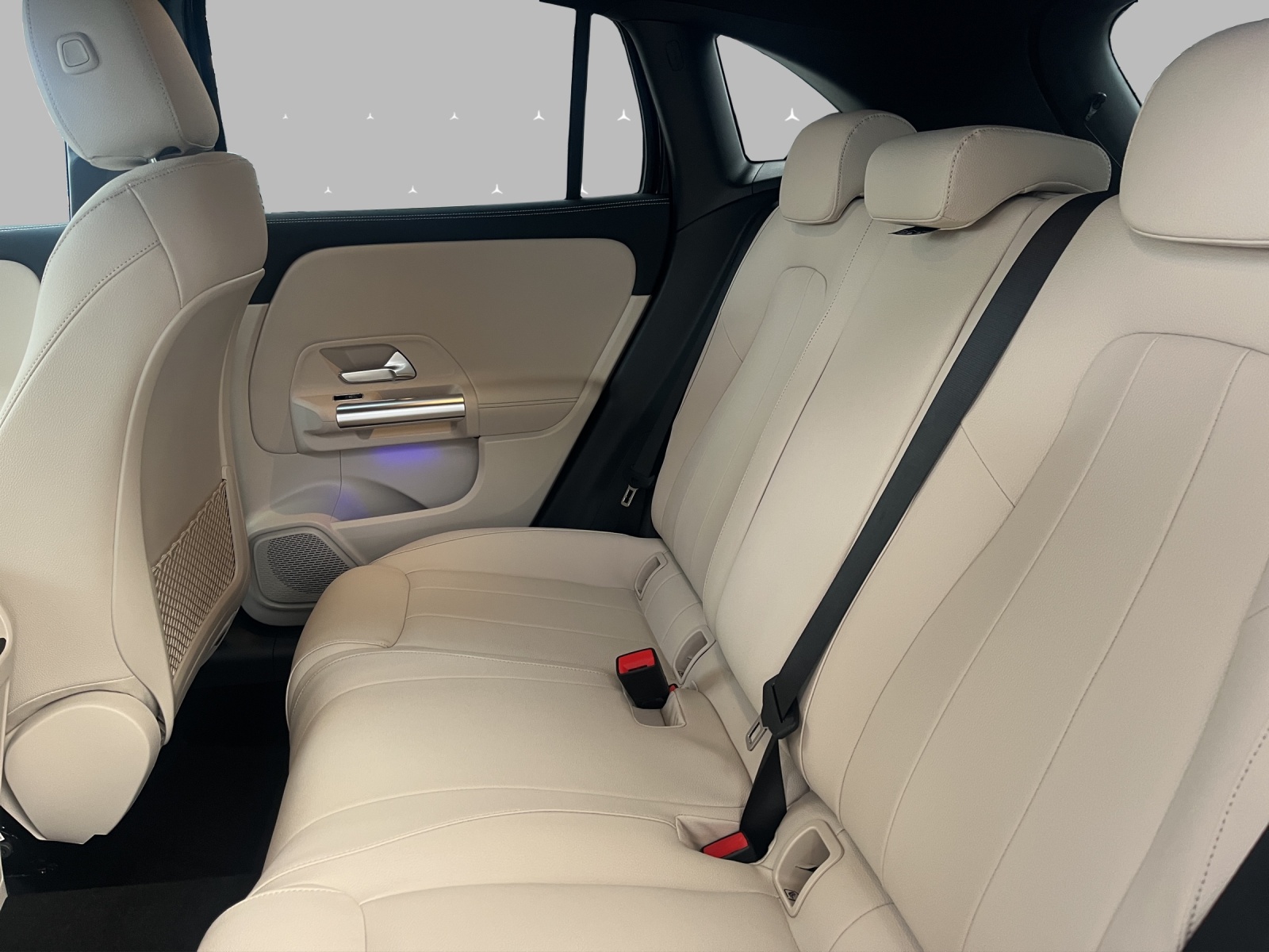 MERCEDES-BENZ GLA 220d 4Matic 8G-DCTSwiss Star-image-9