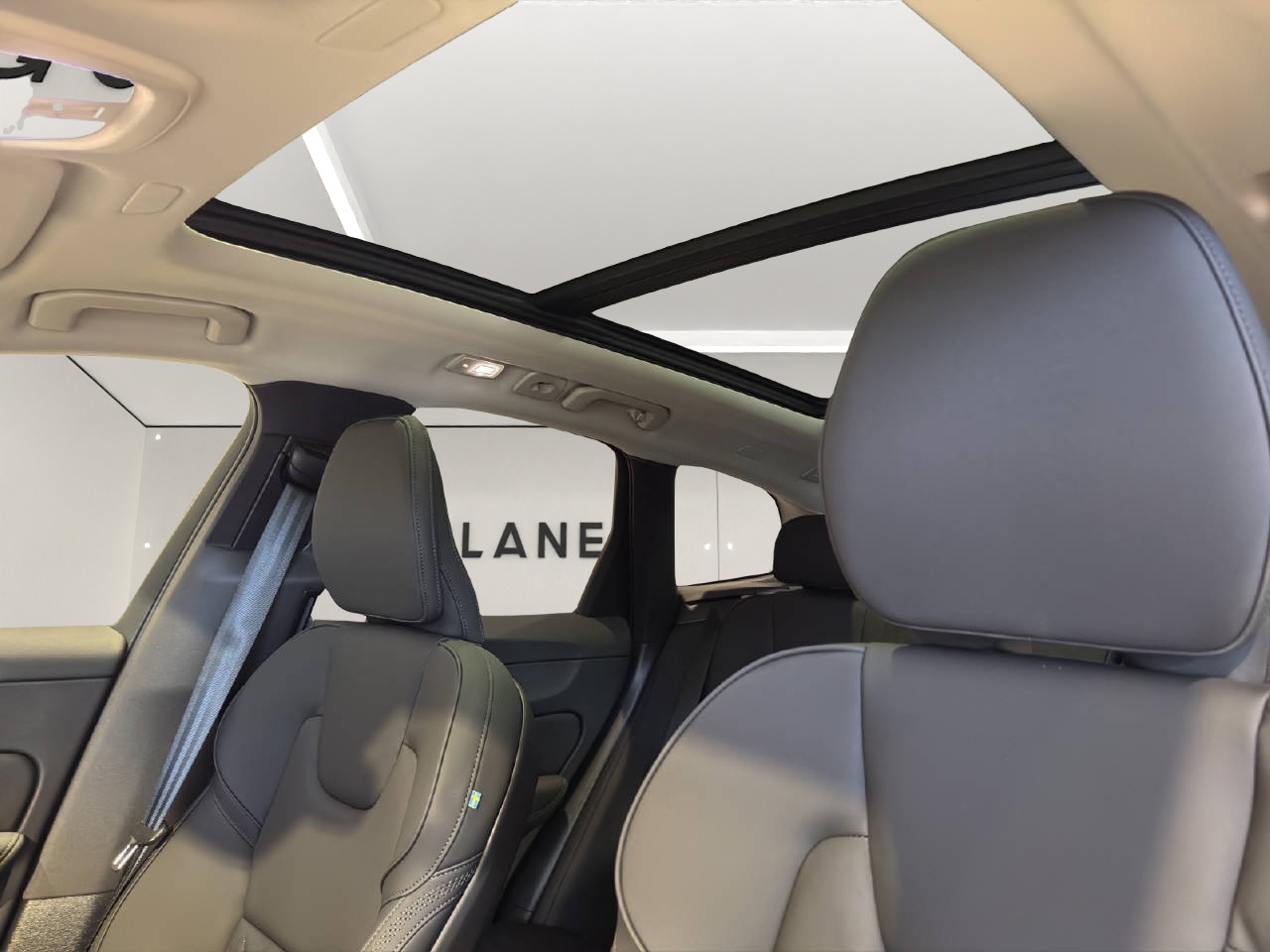 VOLVO XC60 2.0 T8 TE Ultra Bright eAWD-image-12