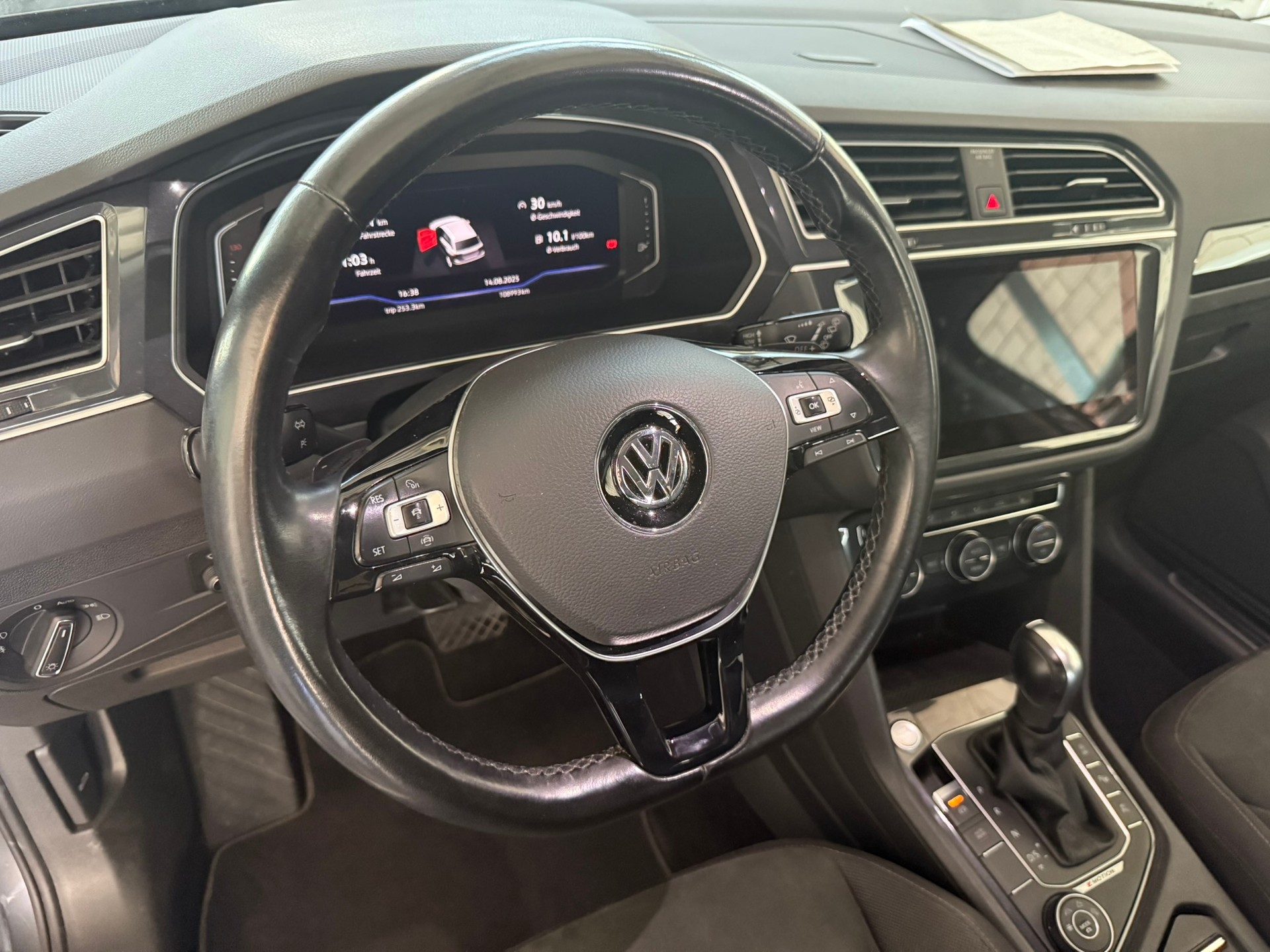 VW Tiguan 2.0 TDI SCR Highline 4Motion DSG-image-26