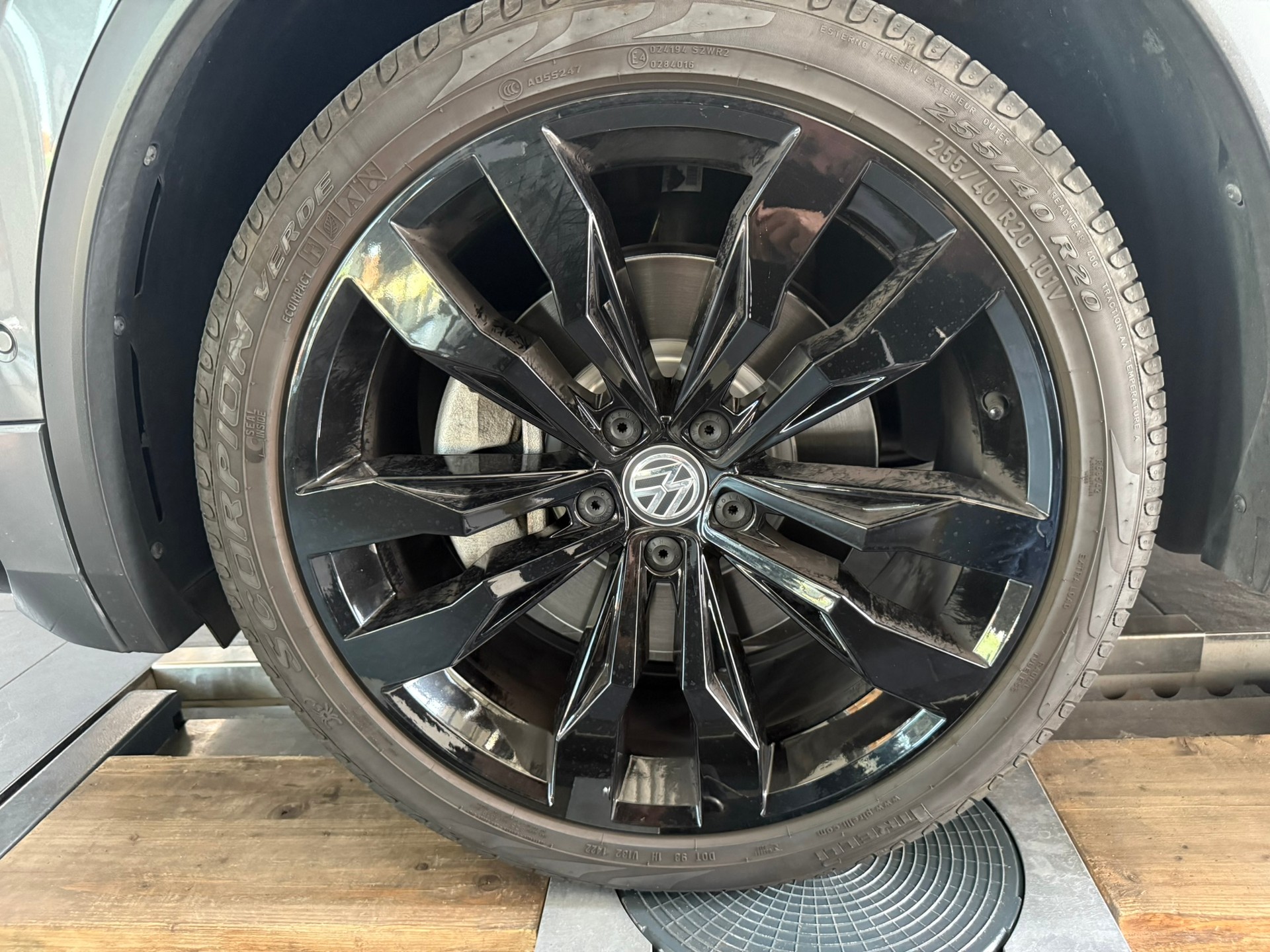 VW Tiguan 2.0 TDI SCR Highline 4Motion DSG-image-27