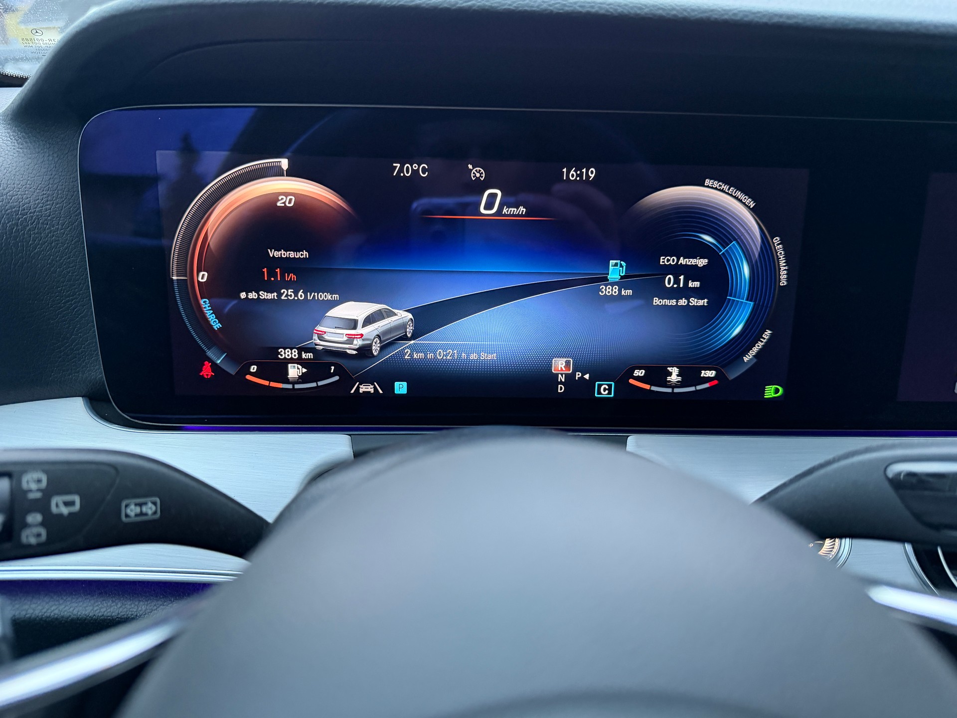 MERCEDES-BENZ E 220 d T Avantgarde 9G-Tronic-image-10