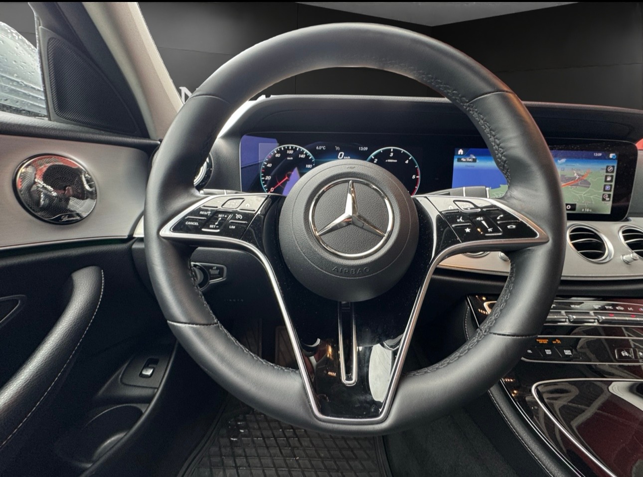 MERCEDES-BENZ E 220 d T Avantgarde 9G-Tronic-image-8
