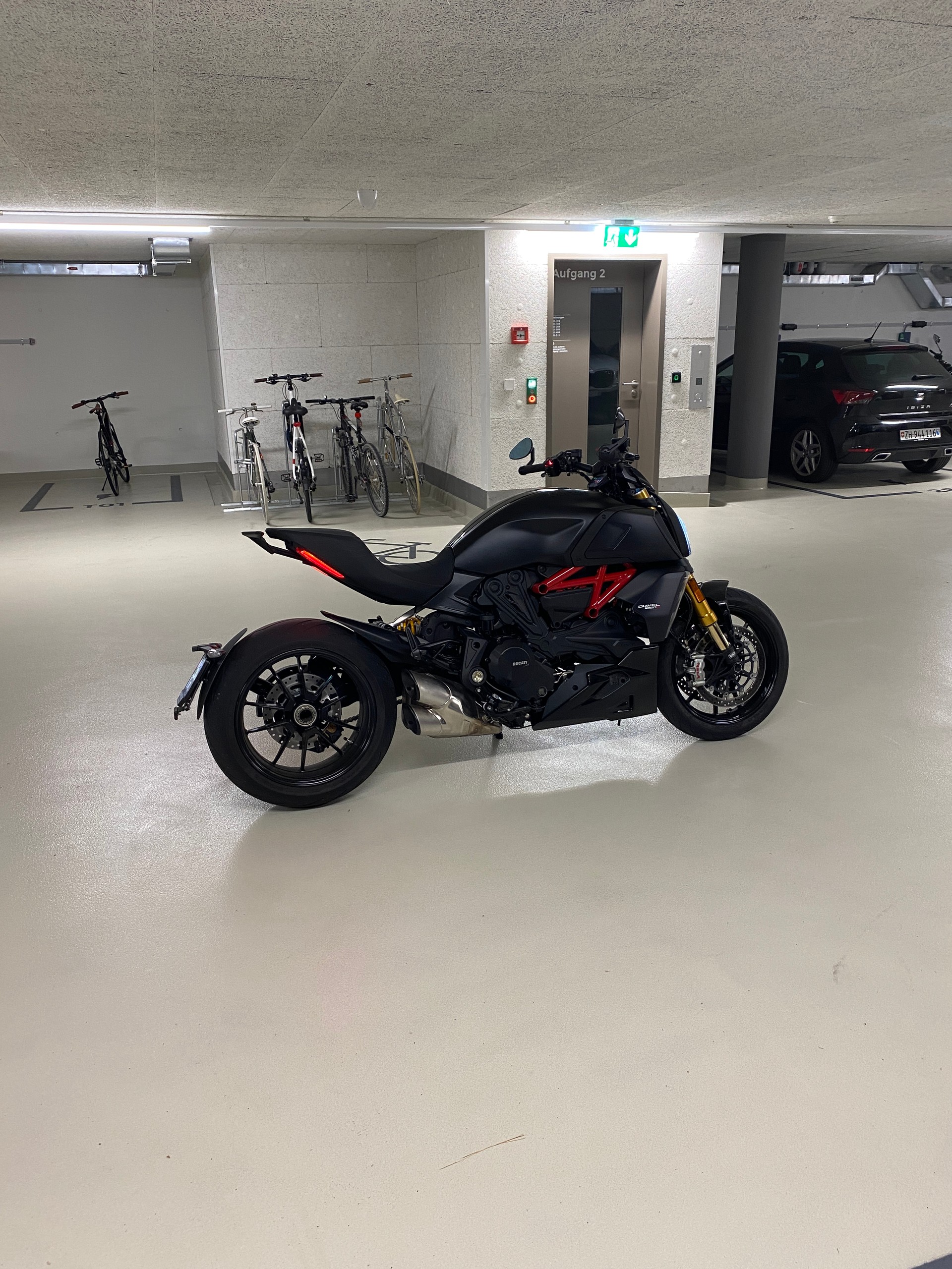 DUCATI Diavel 1260 S-image-1