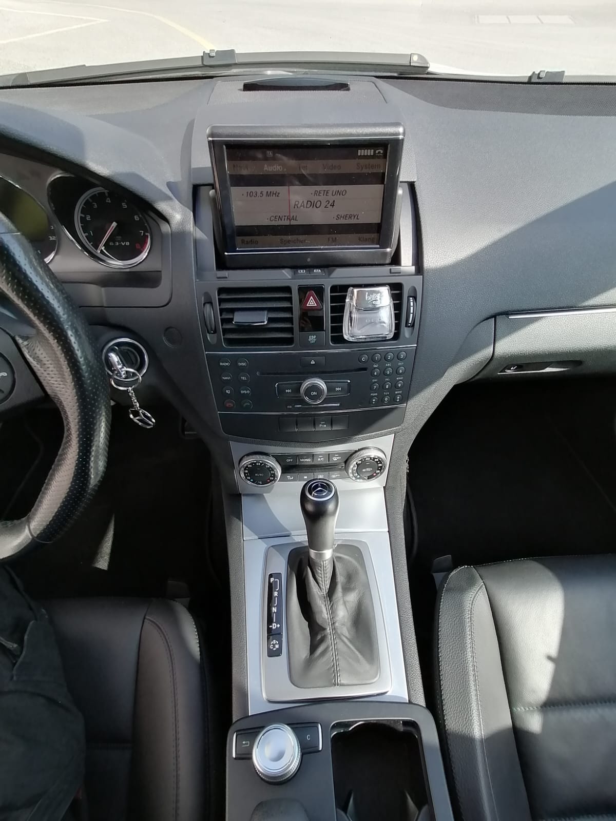 MERCEDES-BENZ C 63 AMG-image-11